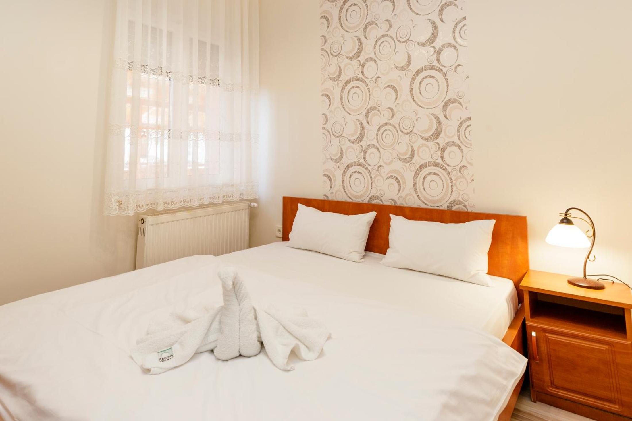Almafa Apartmanház view 2