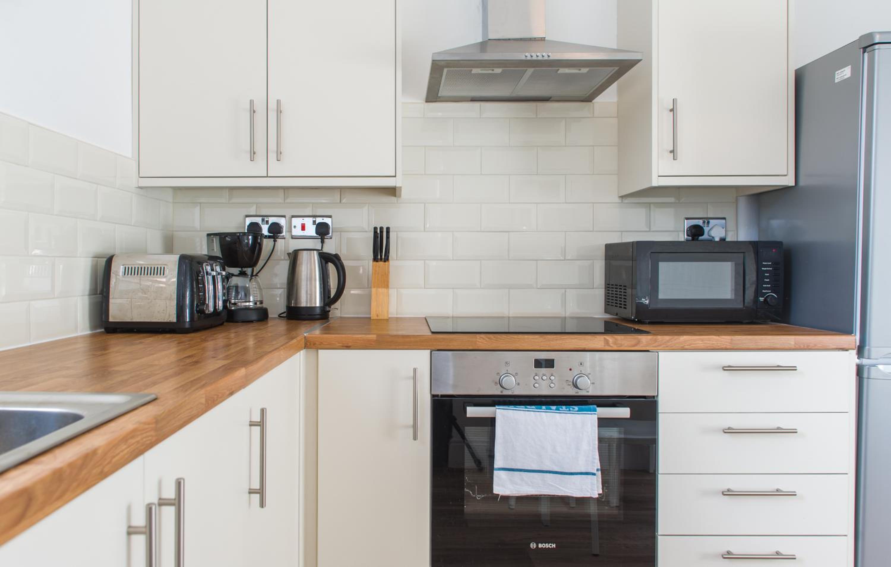 MyCityHaven - 3 bedroom Shirehampton flat near Avonmouth & M4 view 5