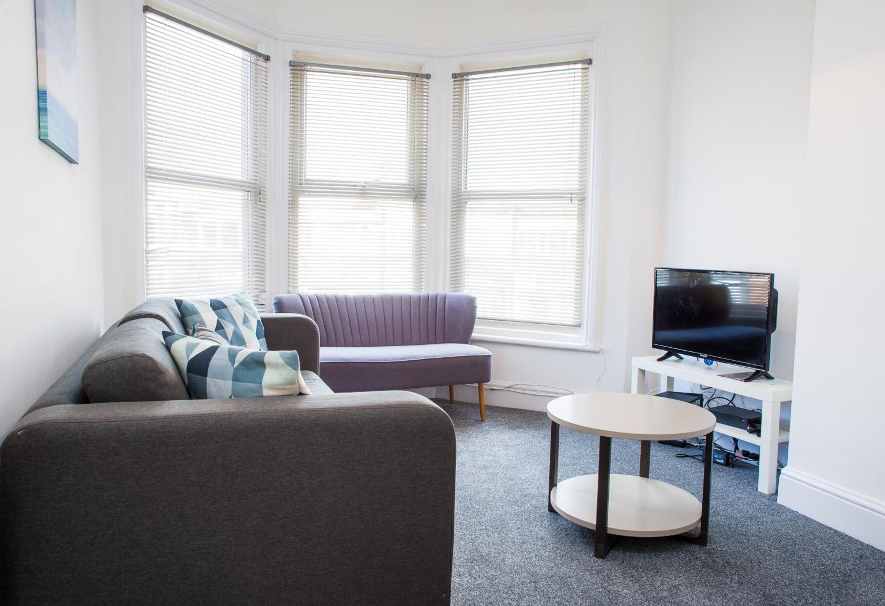 MyCityHaven - 3 bedroom Shirehampton flat near Avonmouth & M4 view 2