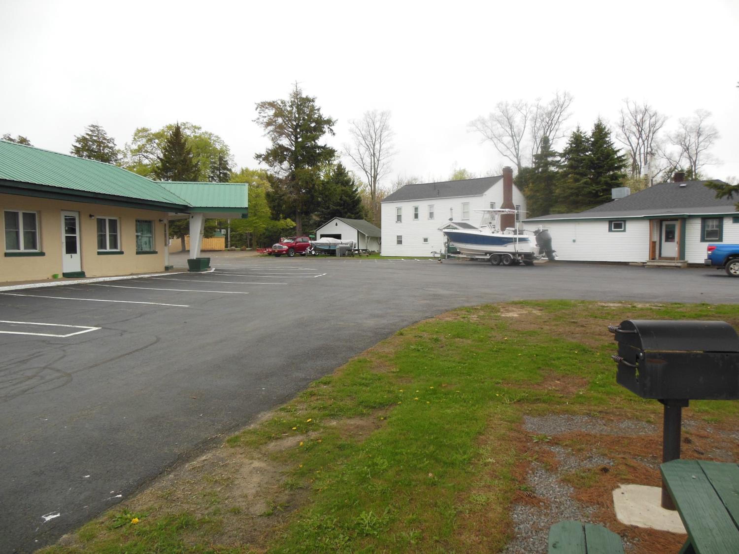 Evergreen Motel