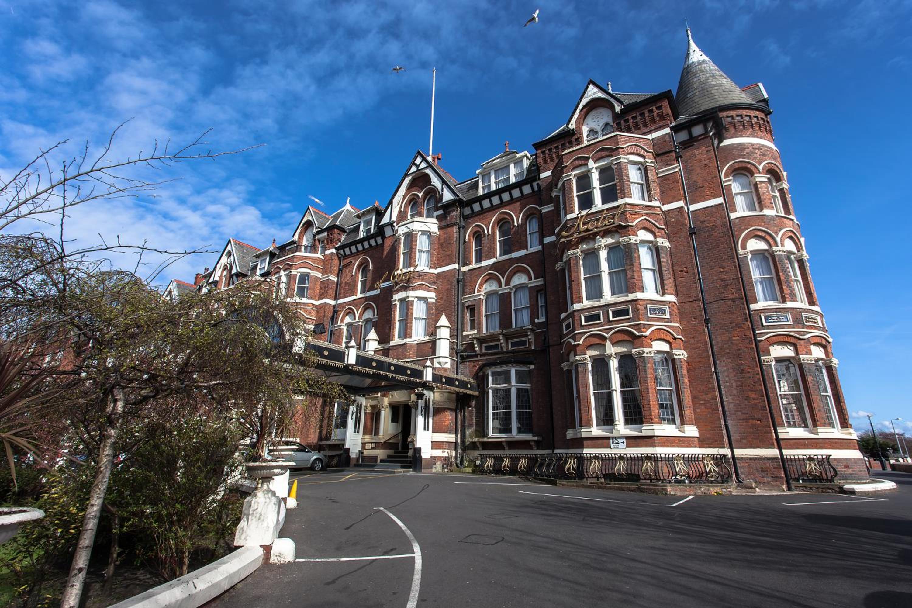 Southport Vacations - Prince Of Wales Hotel - Property Image 3