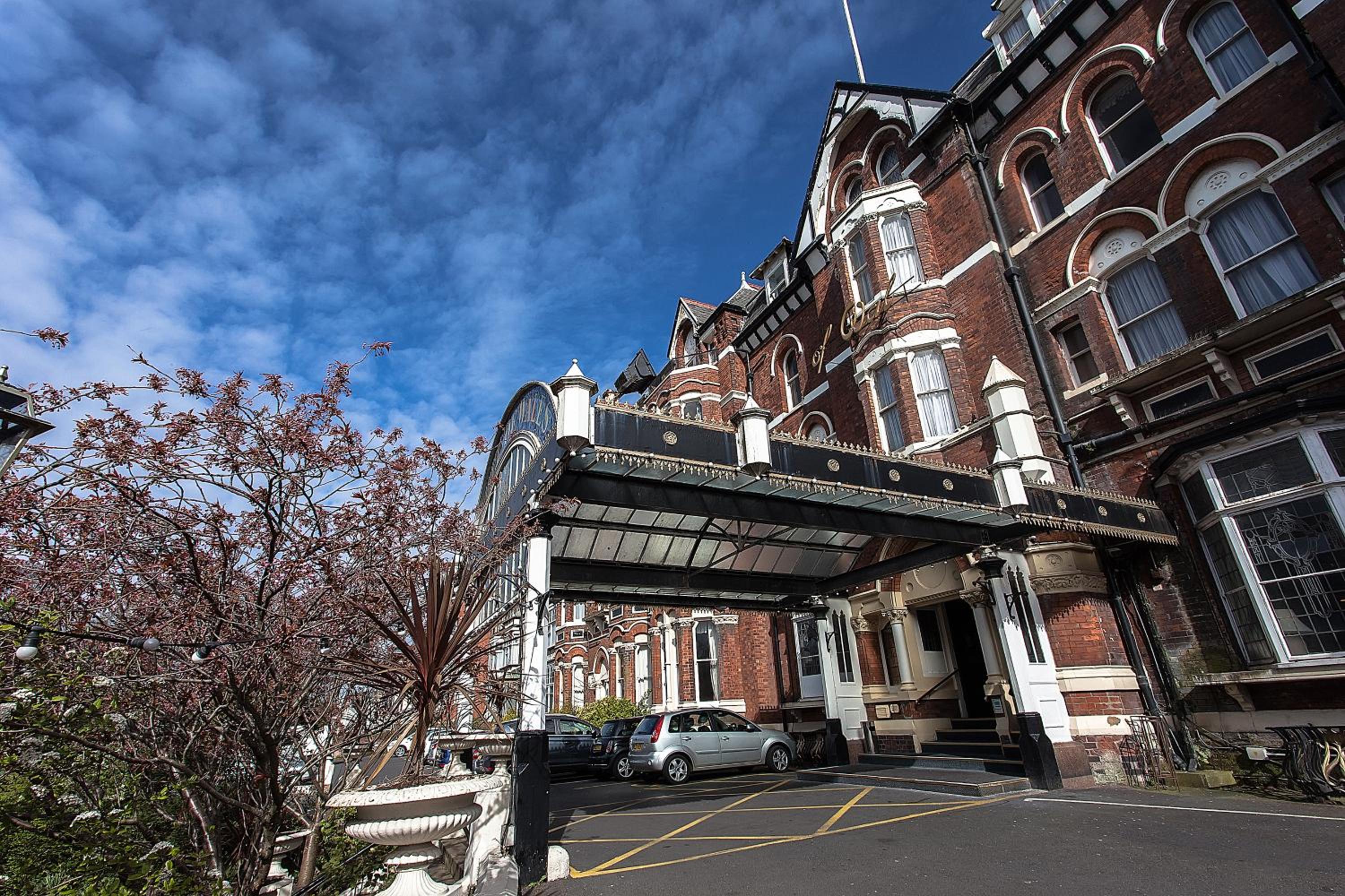 Southport Vacations - Prince Of Wales Hotel - Property Image 5