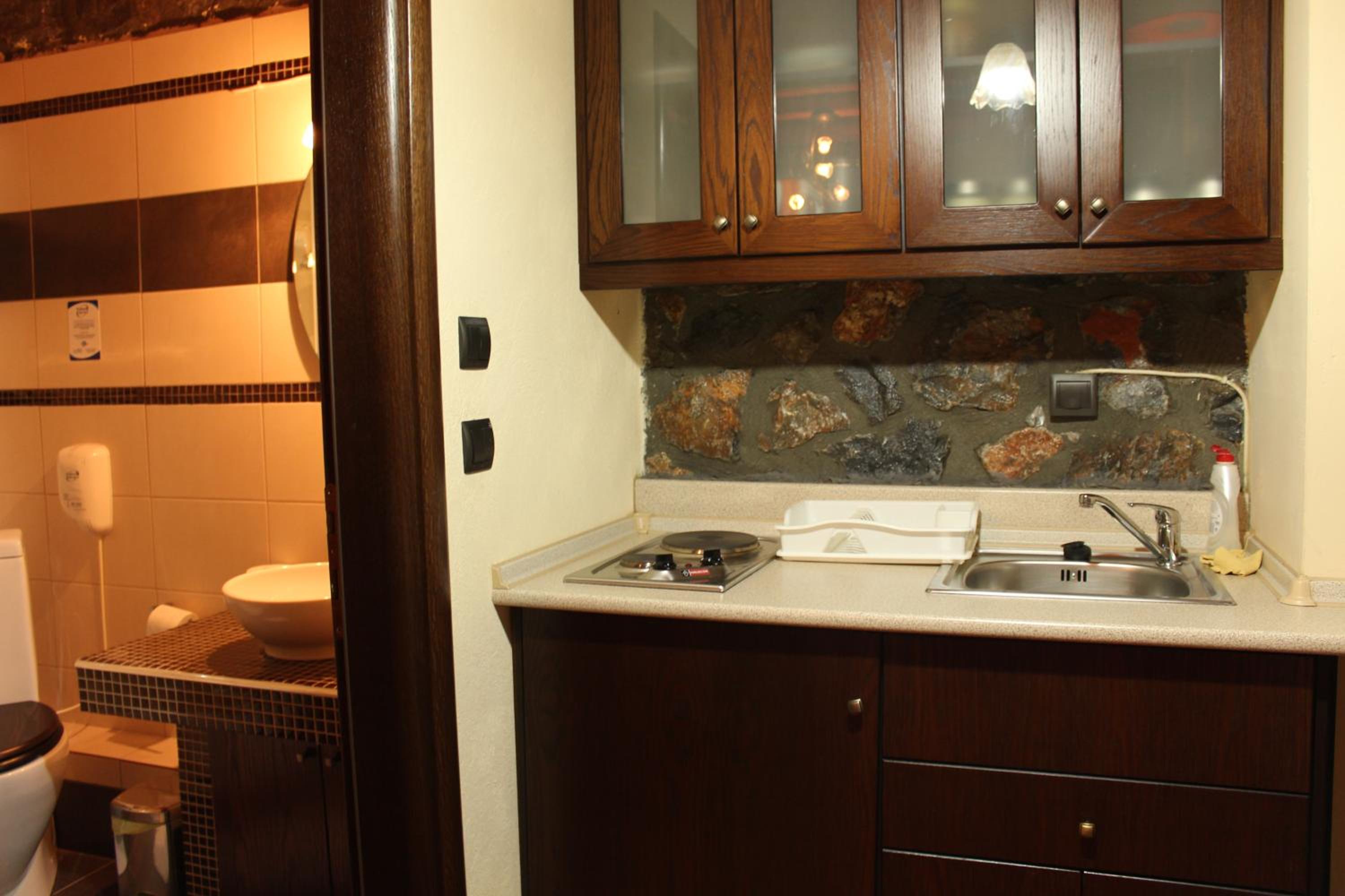 Anesis Suites