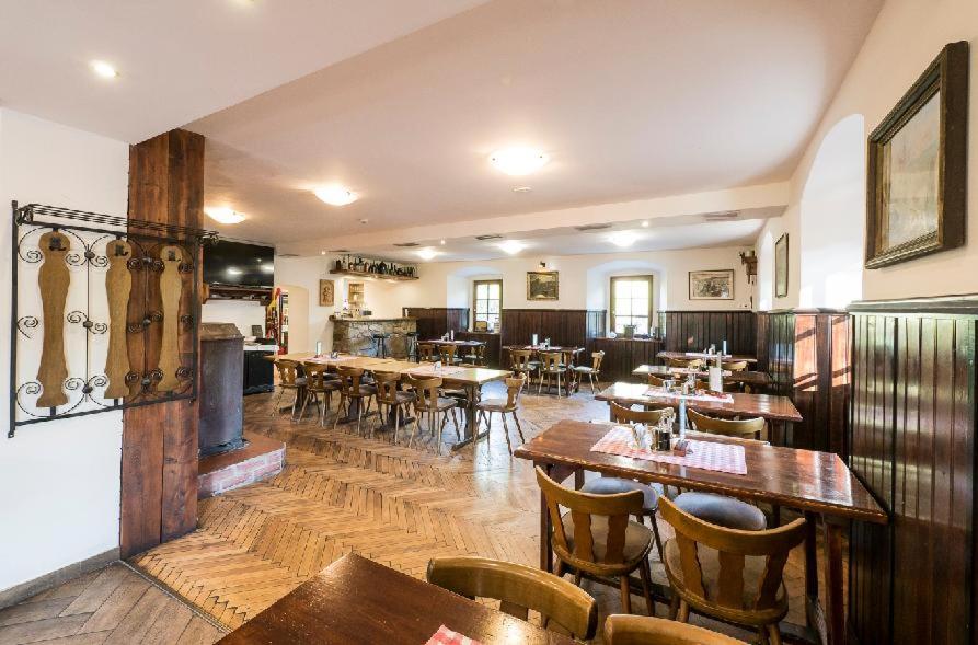 Restaurace a penzion Stará pošta