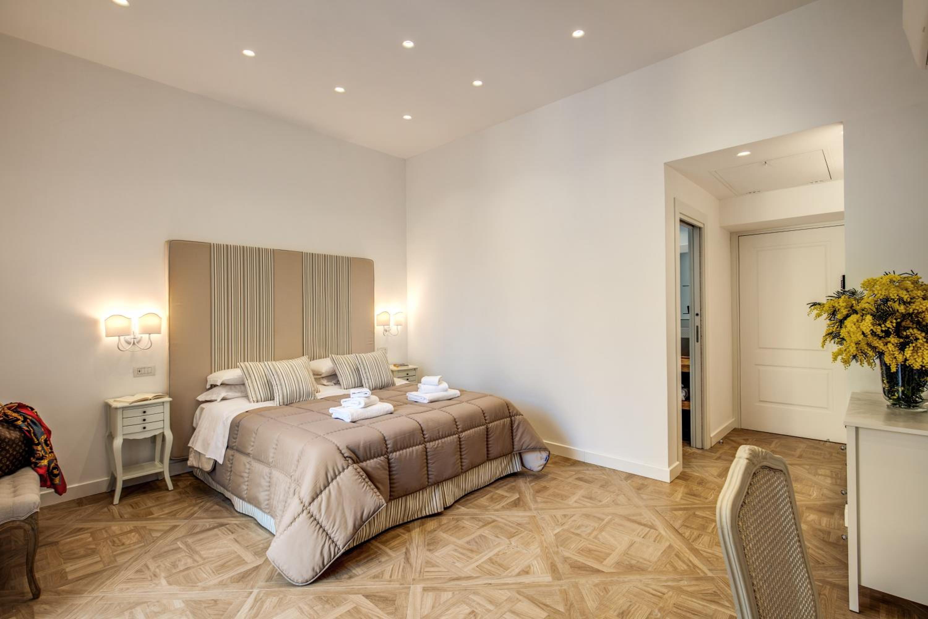 Sorrento Square Suites photo 4