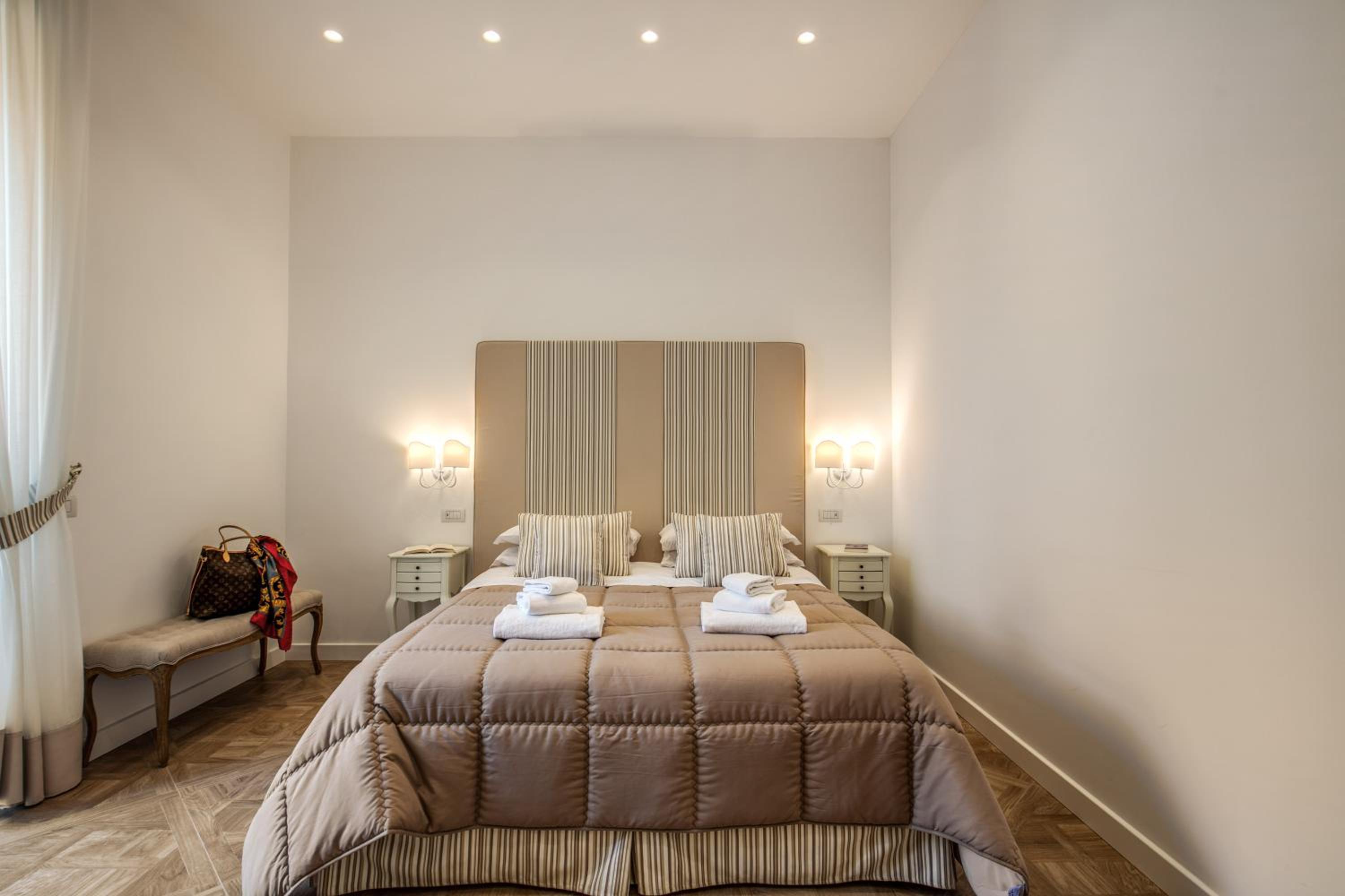 Sorrento Square Suites photo 5