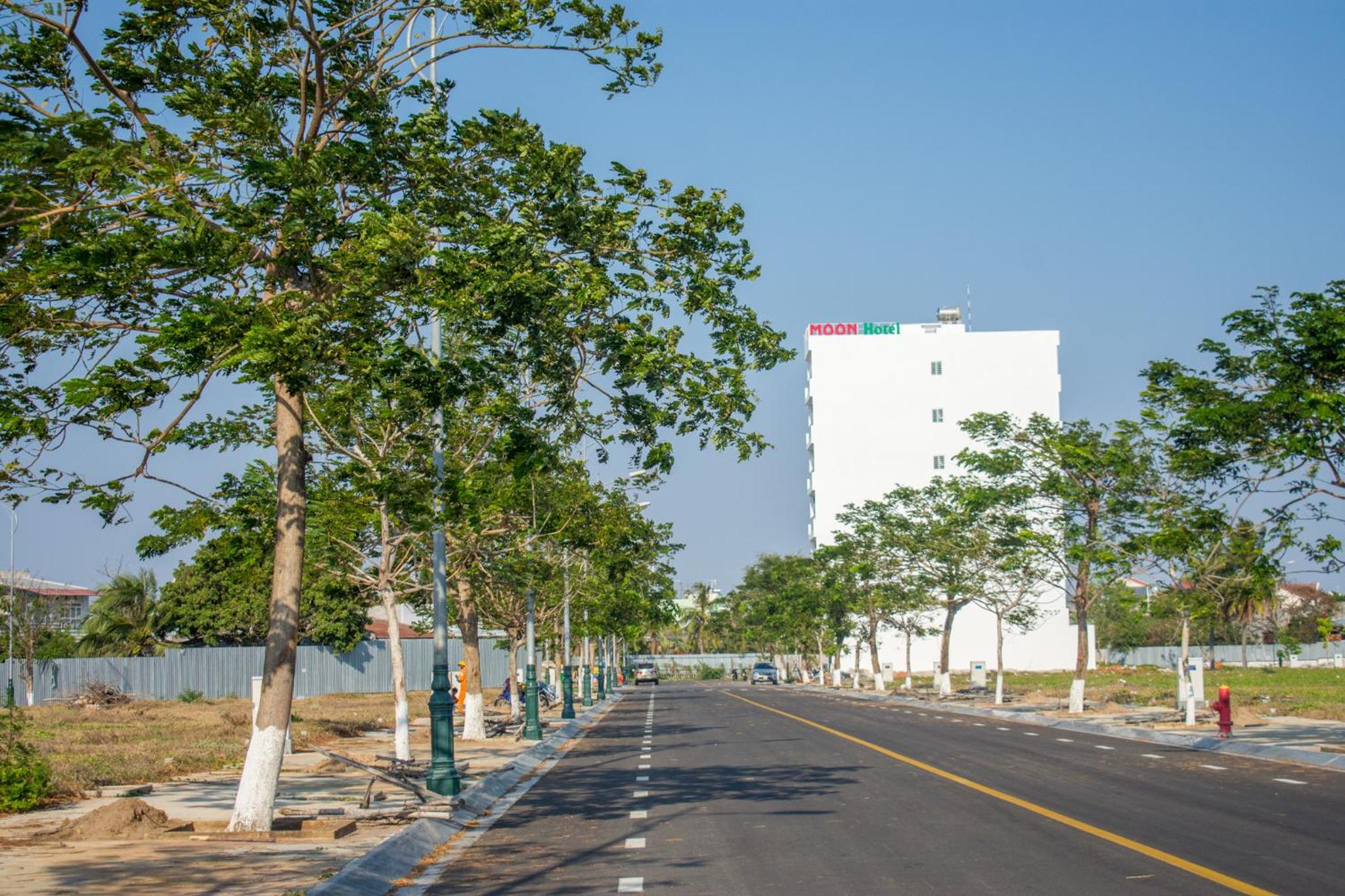 Khách sạn Mặt Trăng - Moon Hotel