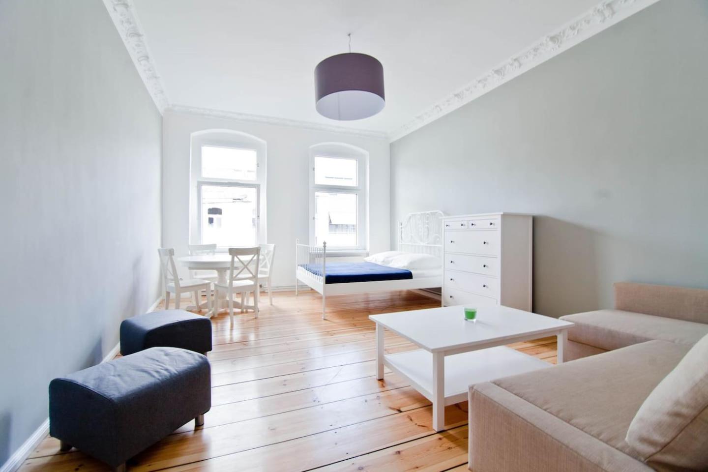 Magnificent turn of century flat (legal)