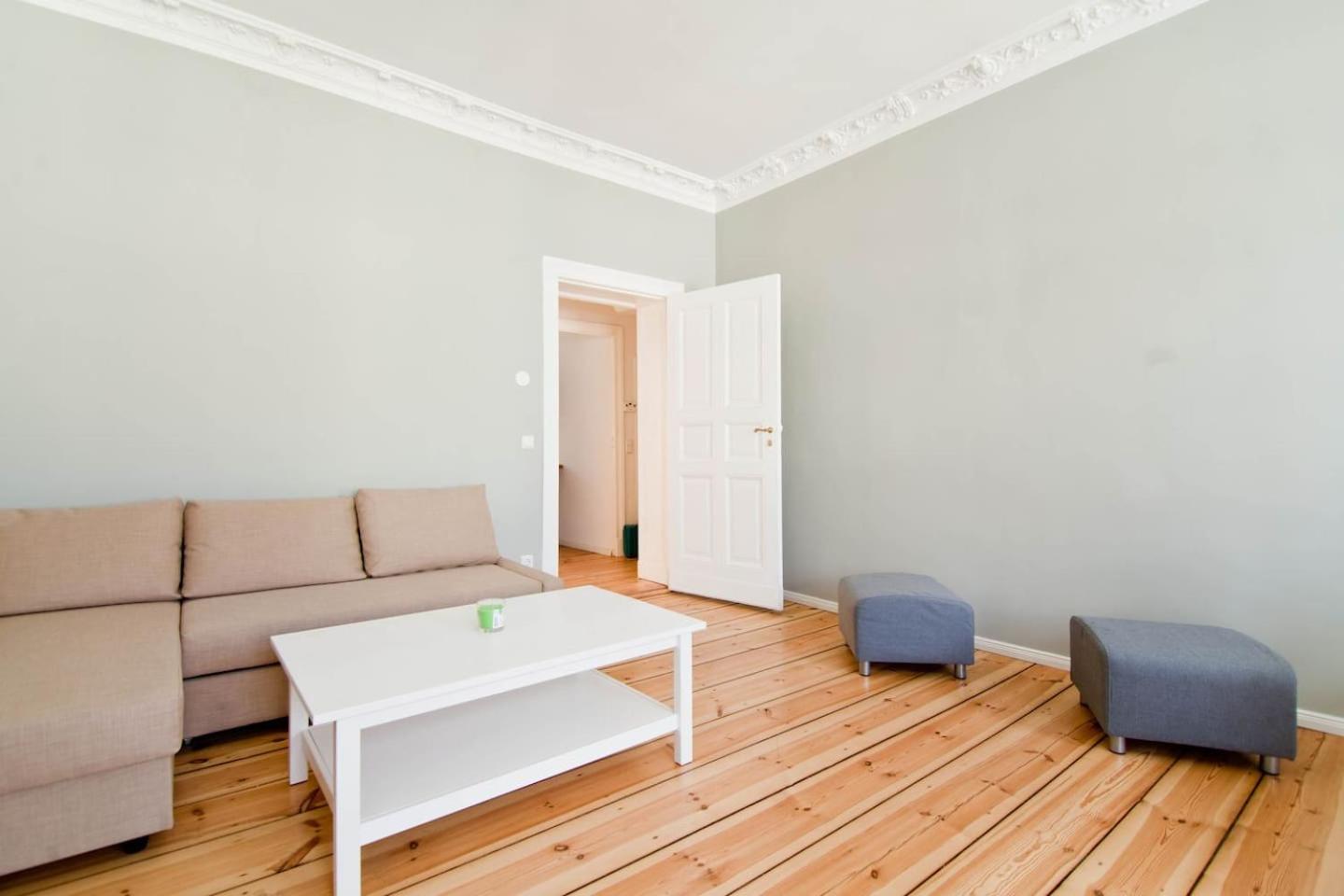 Magnificent turn of century flat (legal)