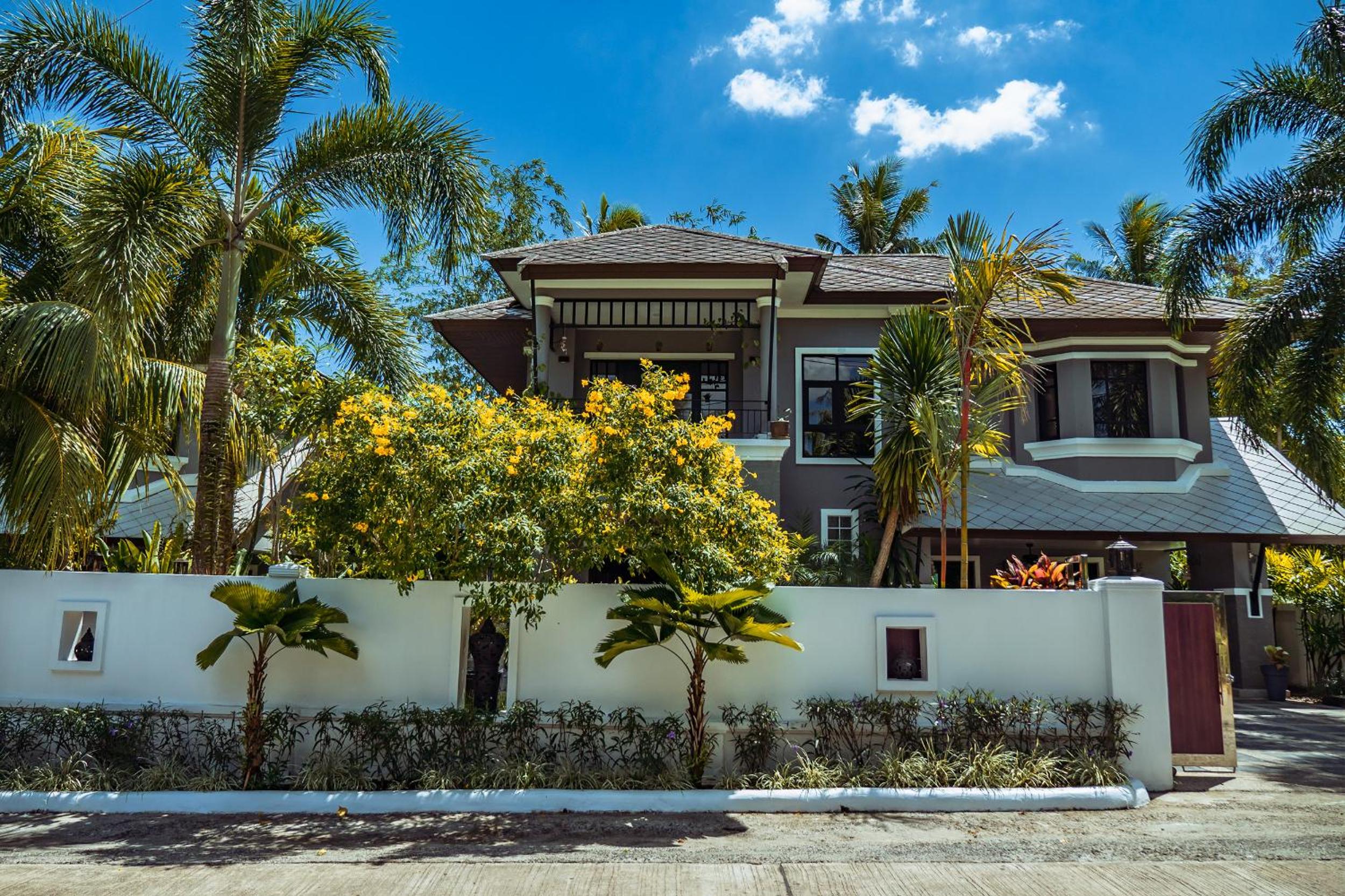 Baan Santhiya Private Pool Villas - Hotel style service with Free Tuk Tuk