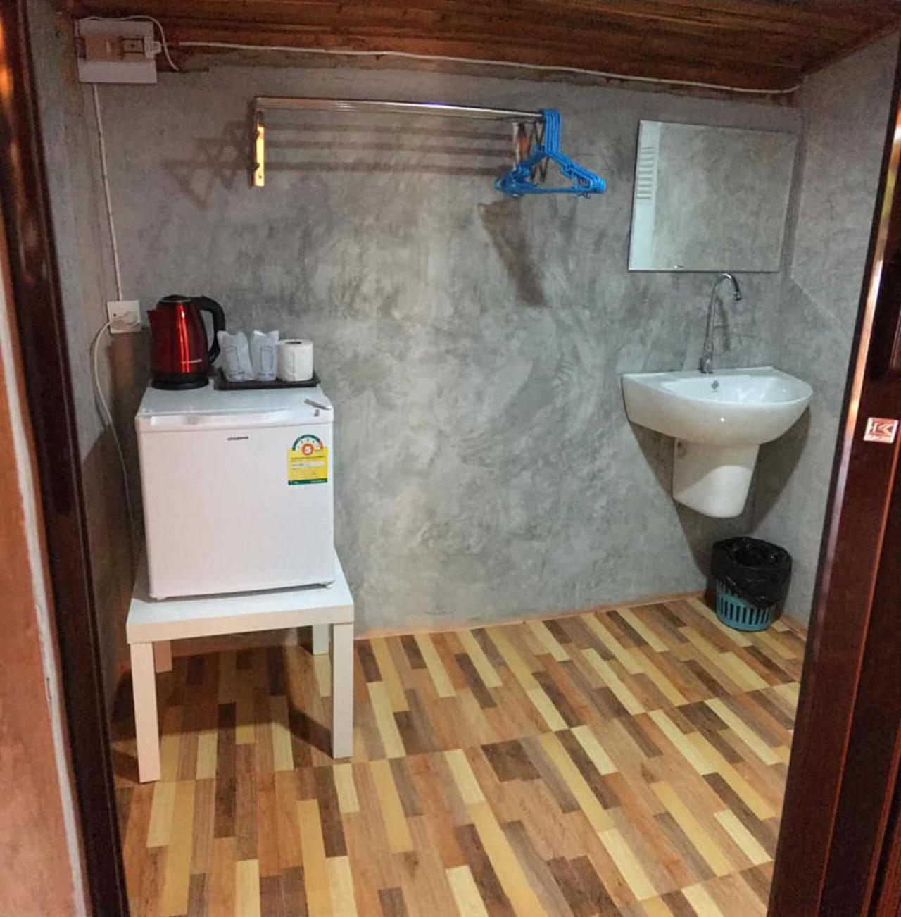 Photo 33
