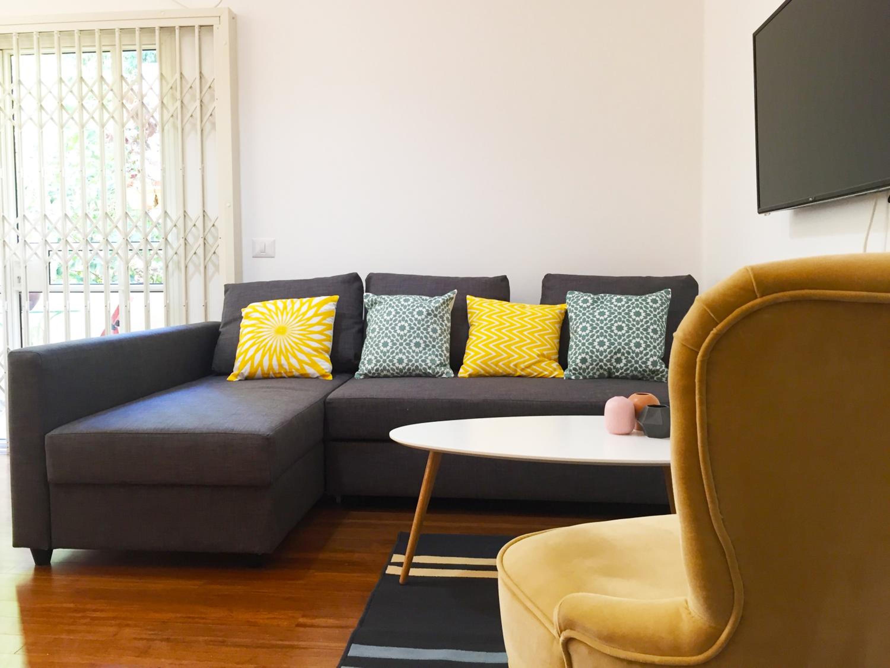 Simply Apartments - Idelson Street view 2