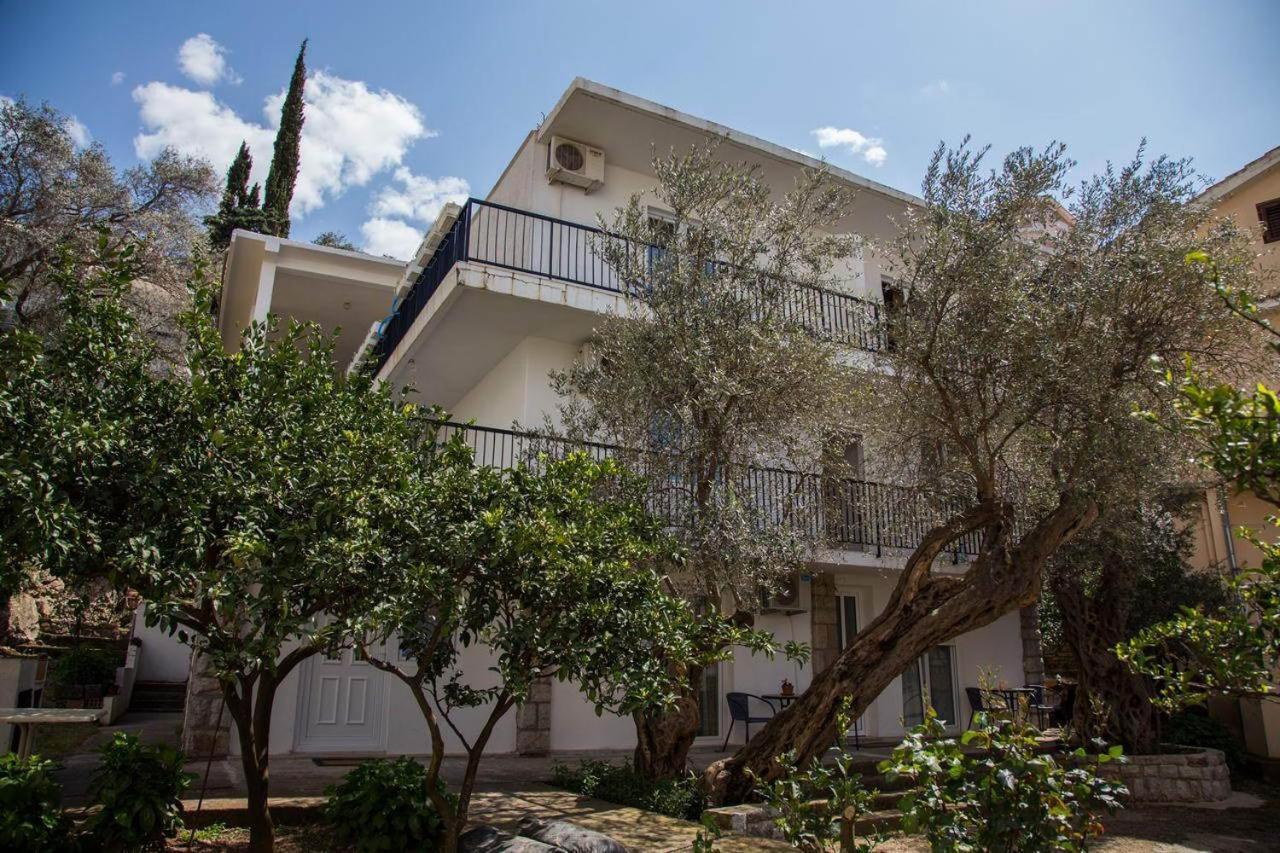 Hana Accommodation view 3