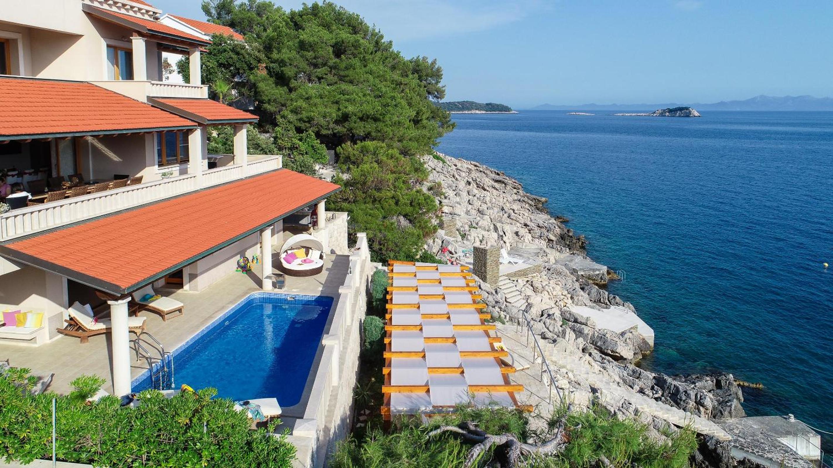 Exceptional Beachfront Holiday Villa on Korčula Island photo 2