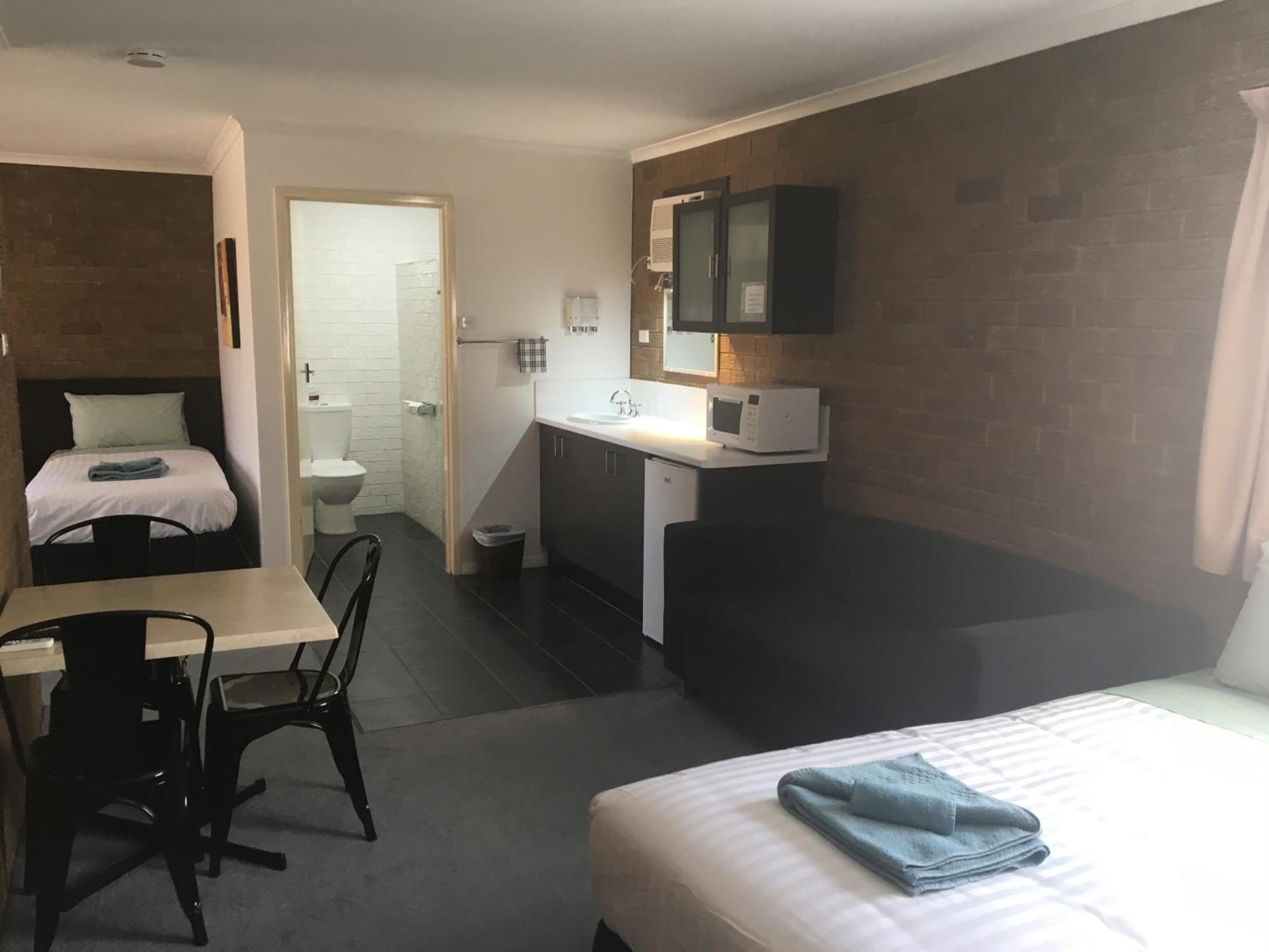 Camellia Motel