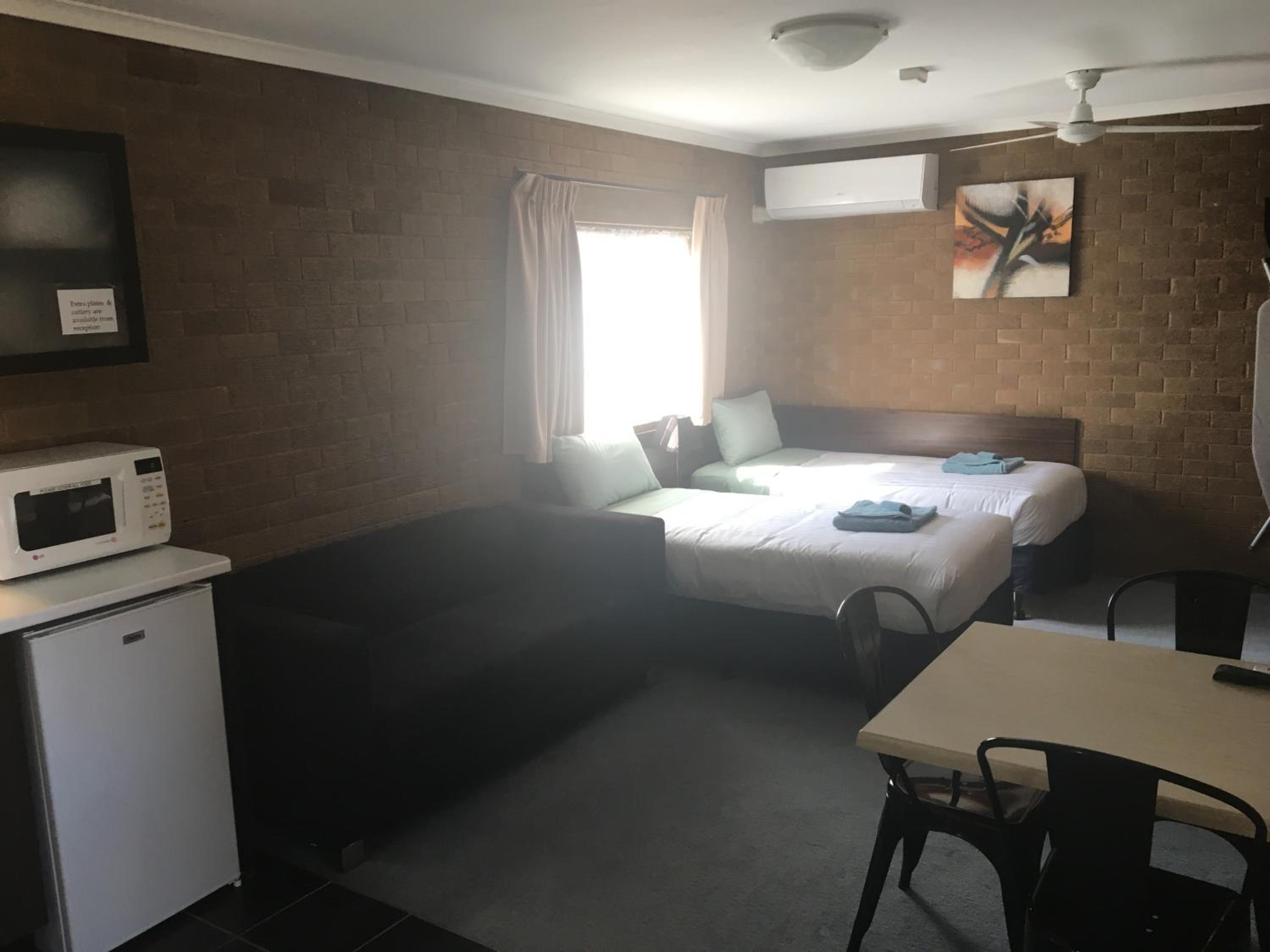 Camellia Motel