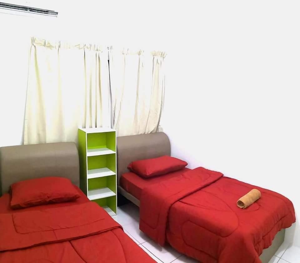 Izzanial Homestay photo 3