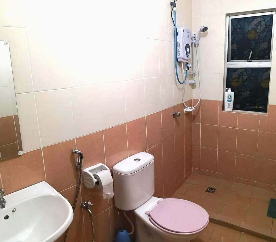 Izzanial Homestay photo 4