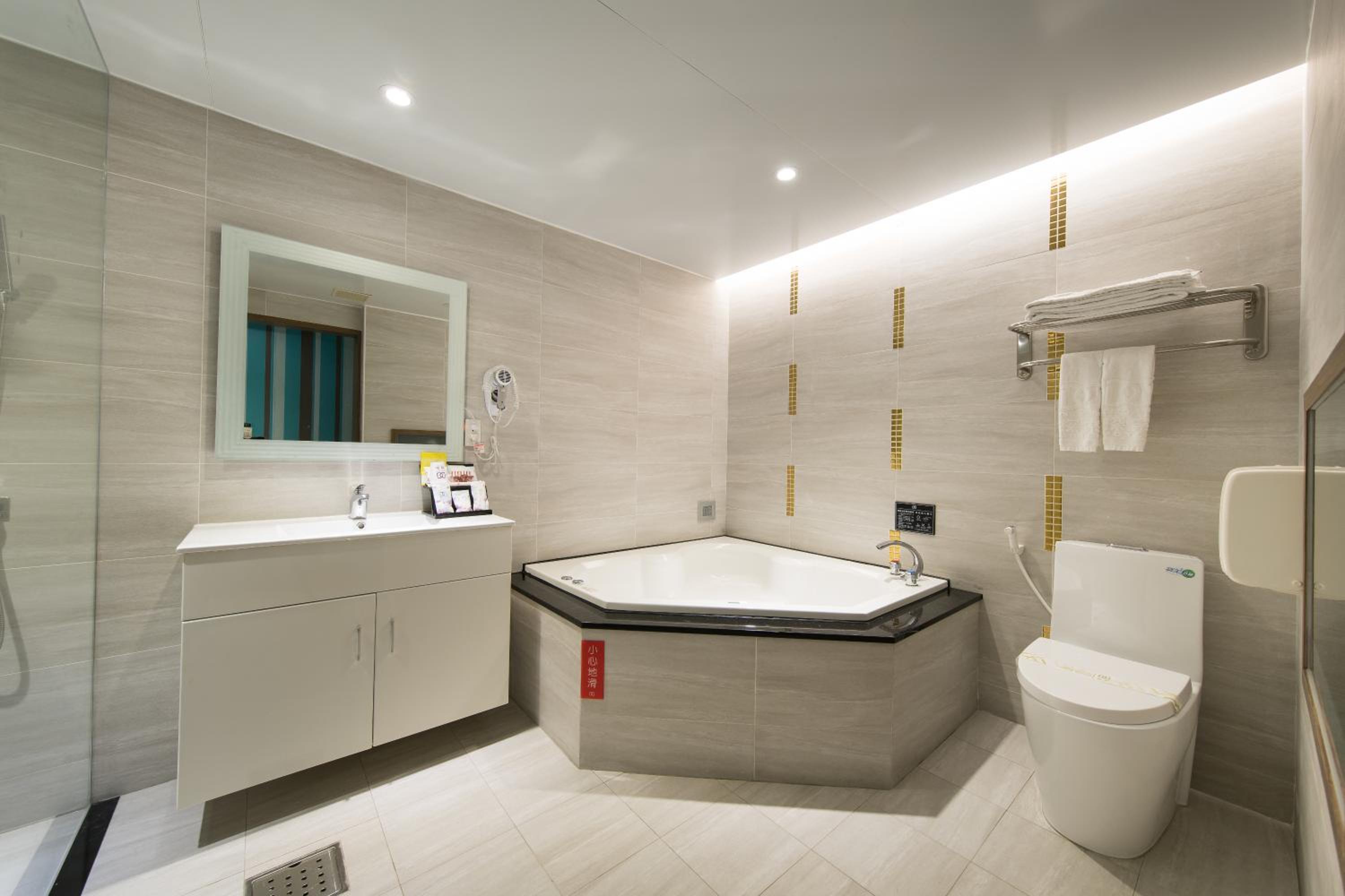Discovery Motel - Yonghe