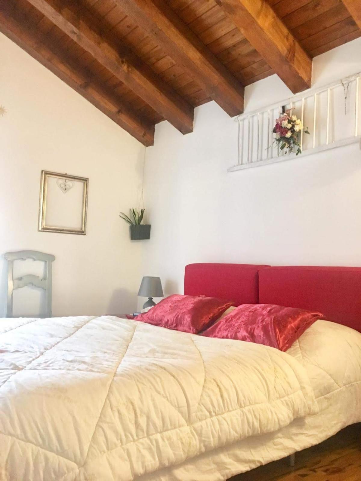 Rosy25 Bassano del Grappa view 3