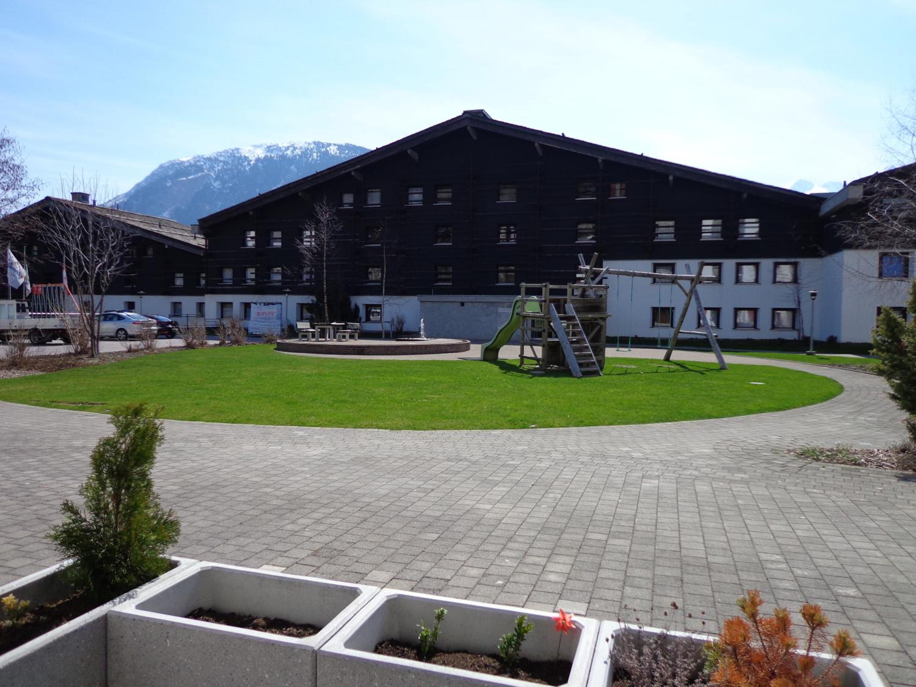 Photo 10