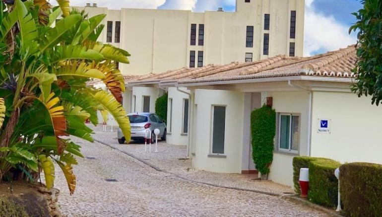 Hotel Lagos Marc & Cathy - Image 1