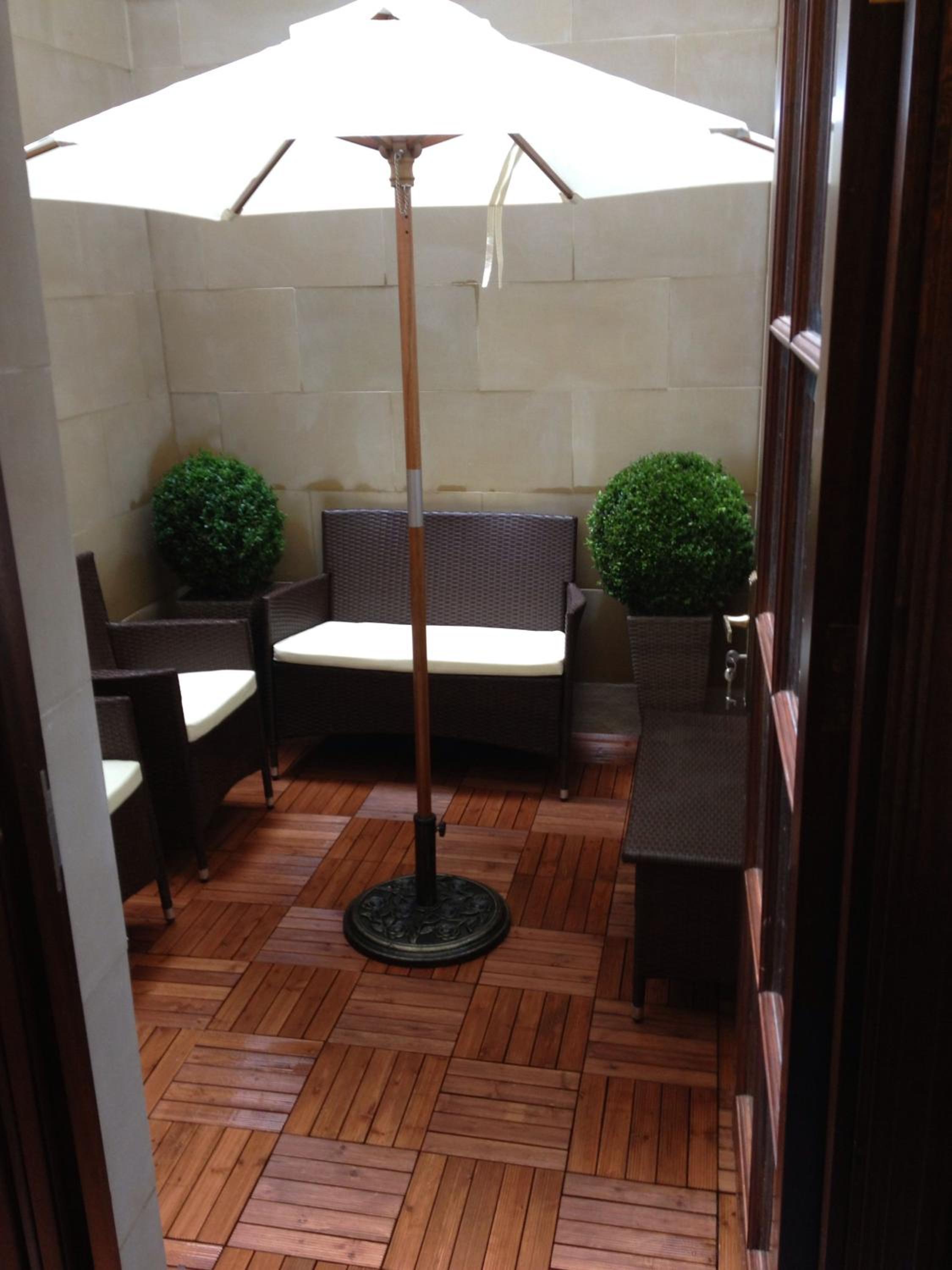 outdoor bbq area