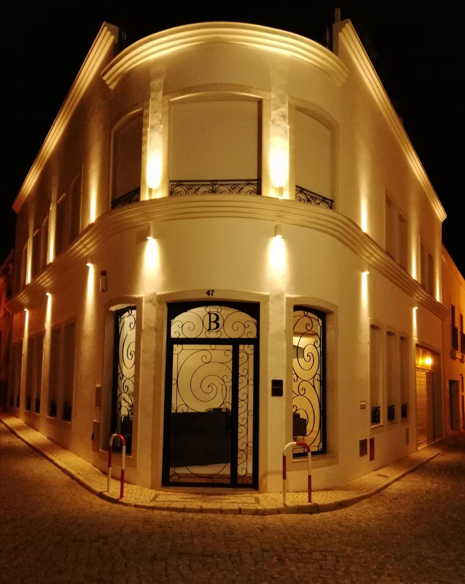 Hotel Bowen, Luxury Suites - Image 1