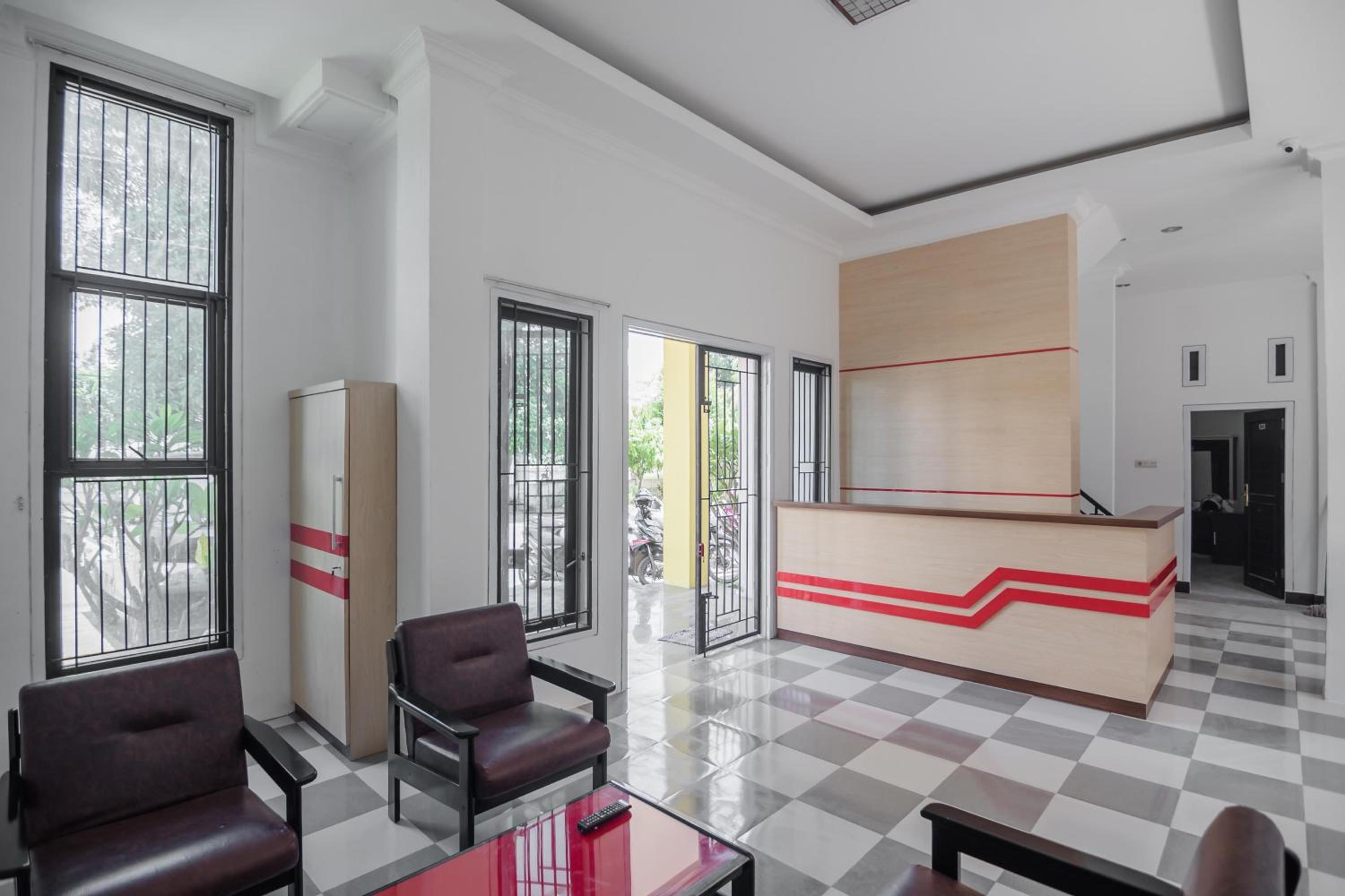 RedDoorz Syariah near Sultan Thaha Airport Jambi view 2