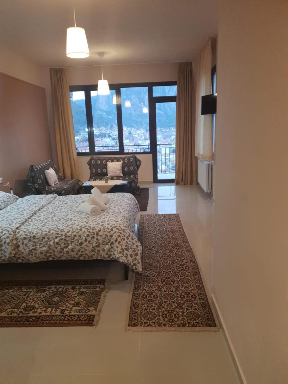 Chrysorama Rooms-Golden Vision view 4