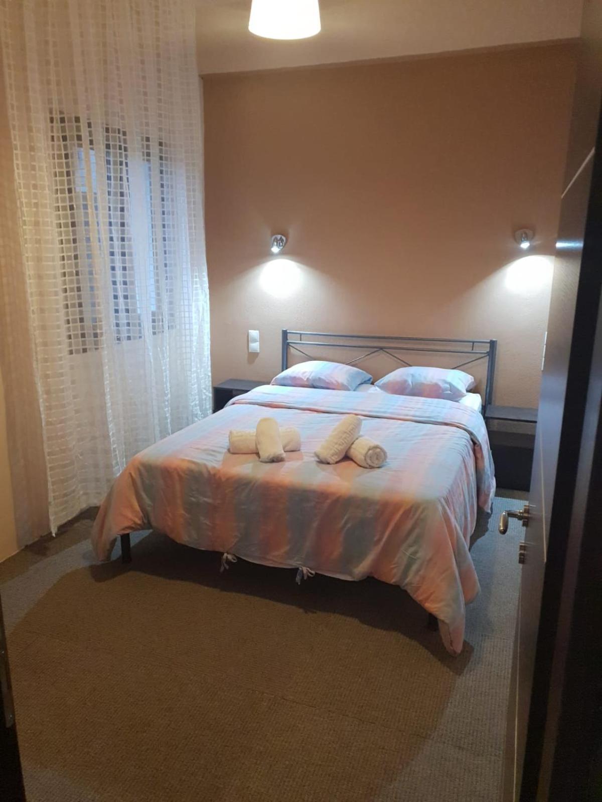 Chrysorama Rooms-Golden Vision view 5