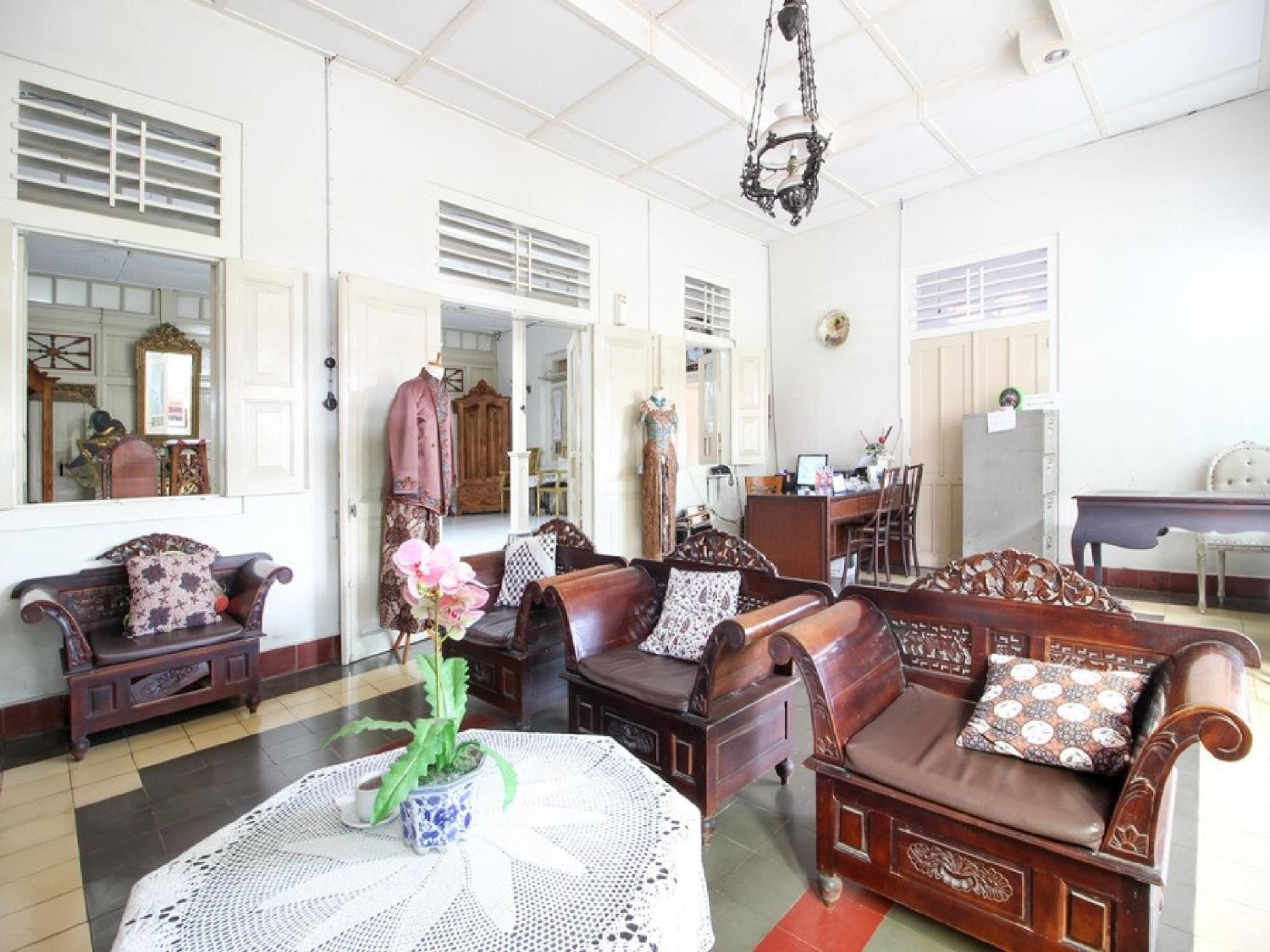 Reddoorz Syariah near Wijilan Yogyakarta view 3