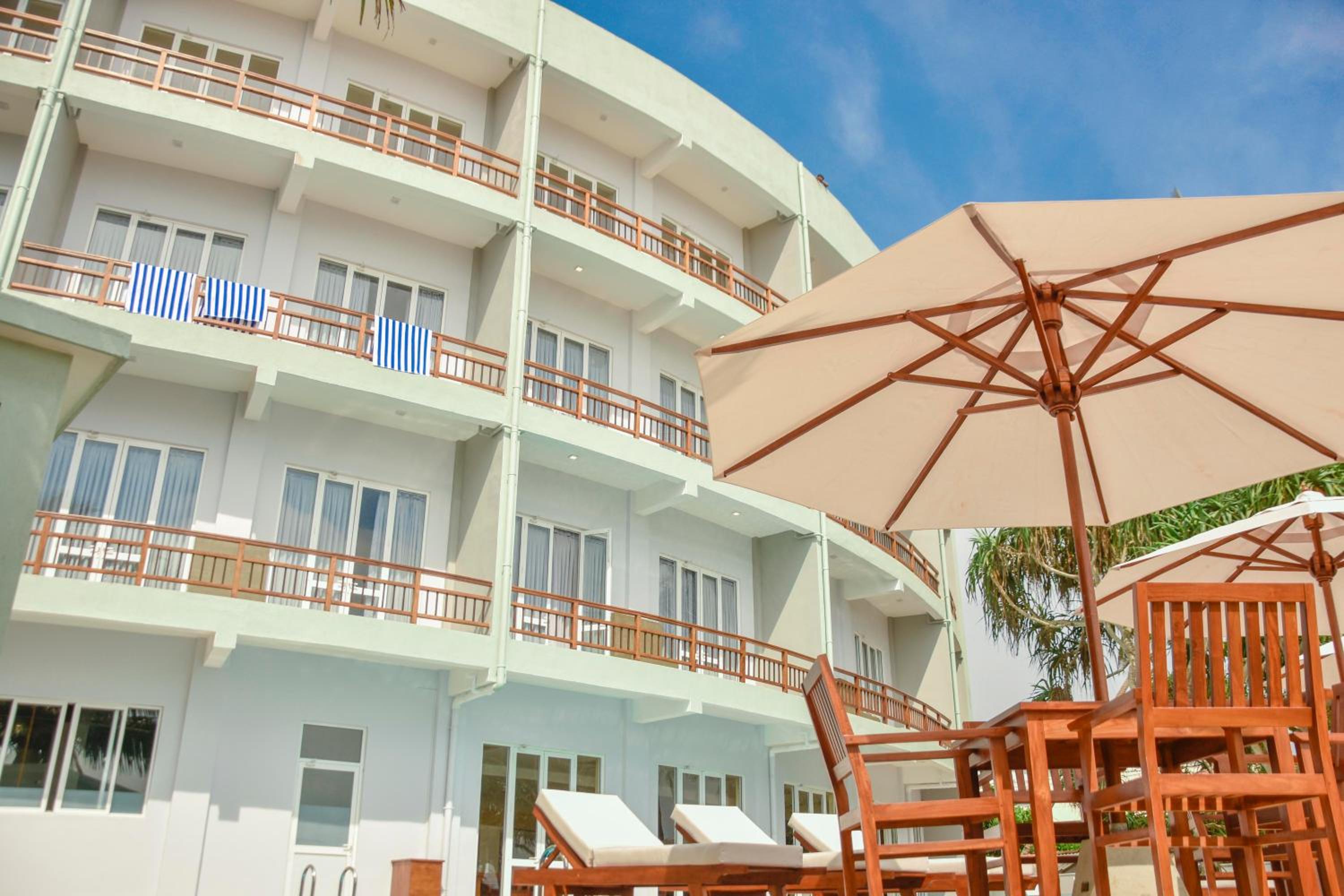 Hotel Refresh Blue - Image 1