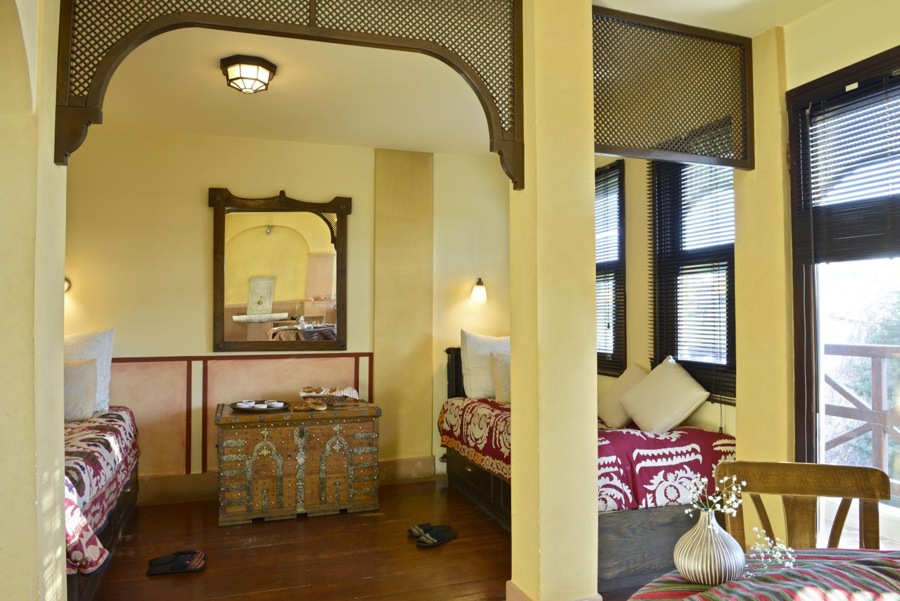 Hotel Empress Zoe - Image 5