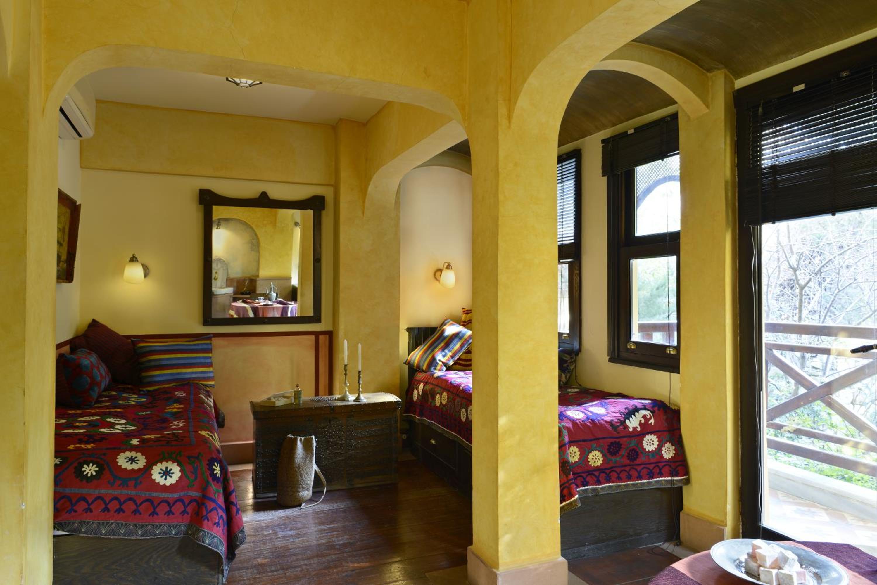 Hotel Empress Zoe - Image 6