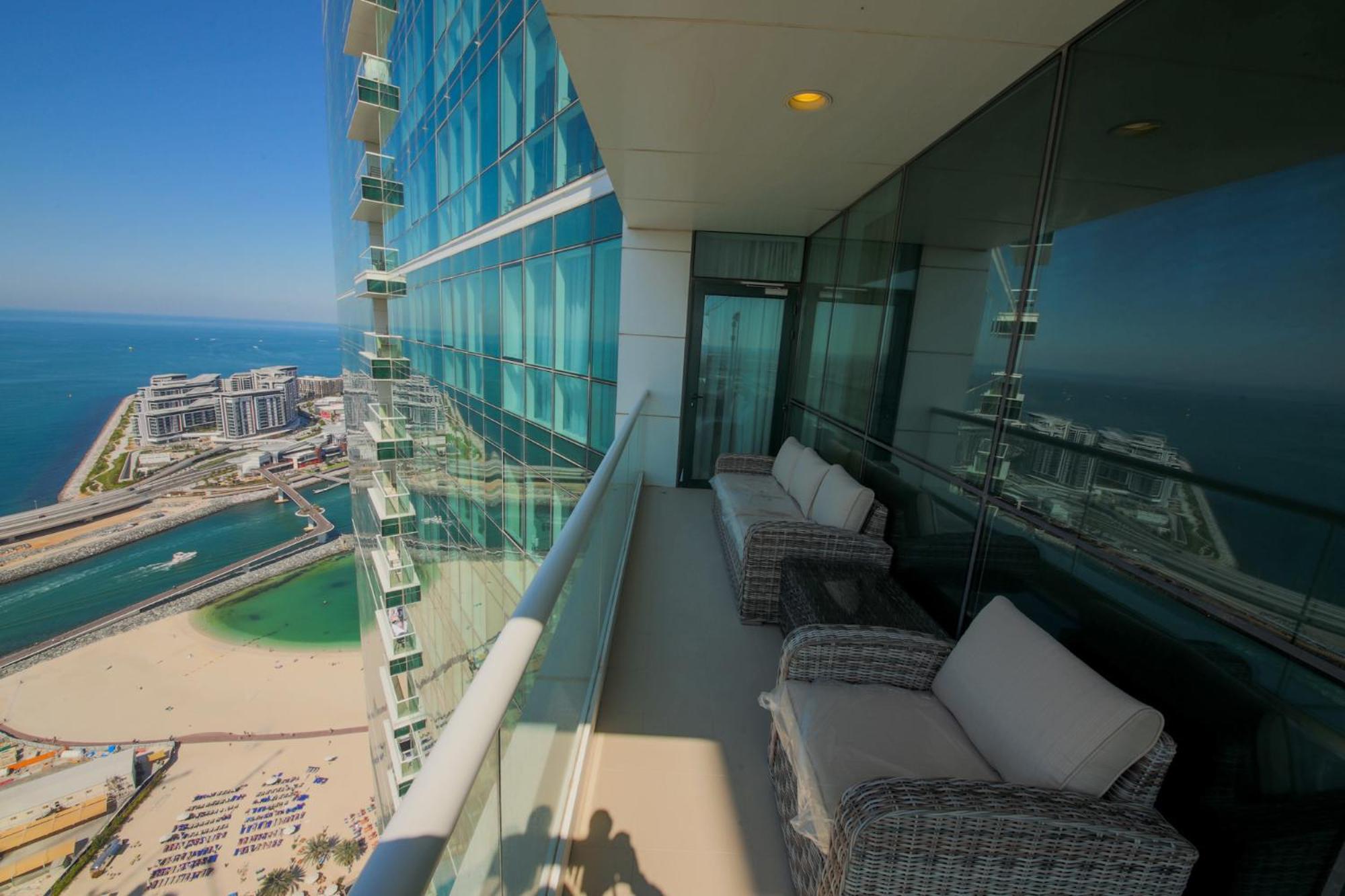 Stunning 5* 4BR-Oceanfront-Apartment