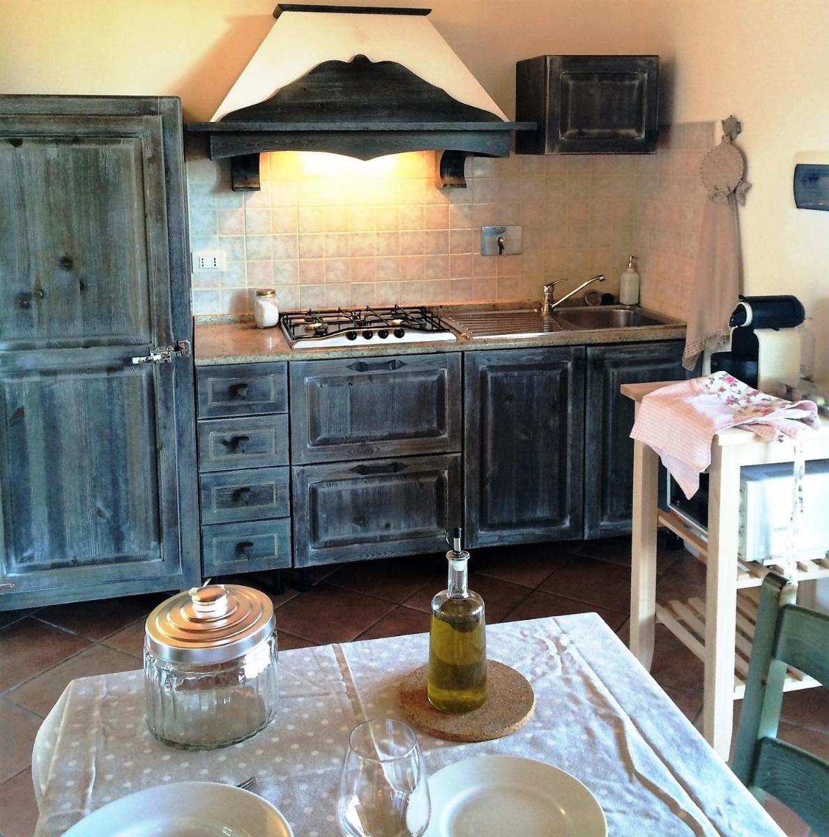 Small cottage with aircon, private terrace and garden - 2000m from the beach by ToscanaTour photo 3