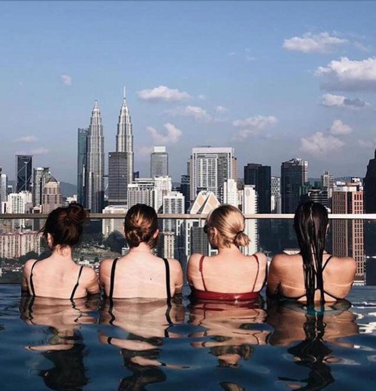 KLCC Inifinity Pool - The Regalia Residences & Suites by KL minsu