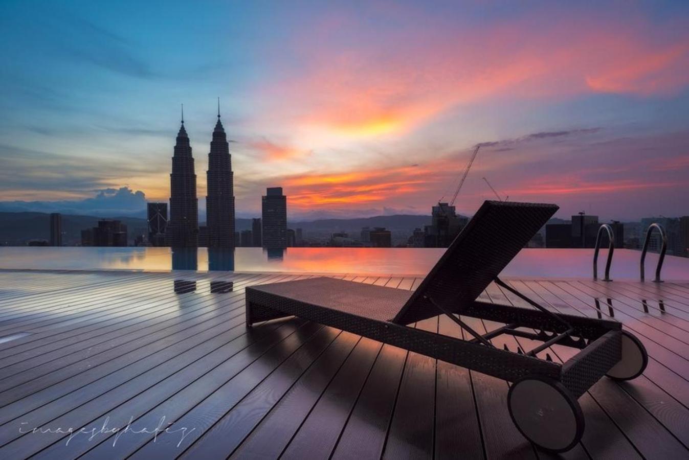 KLCC Inifinity Pool - The Regalia Residences & Suites by KL minsu