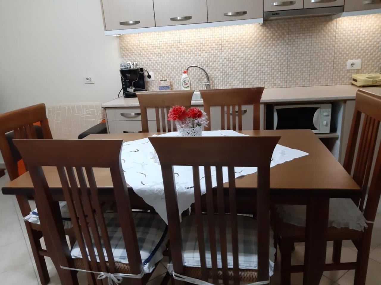 Meni's family apartament