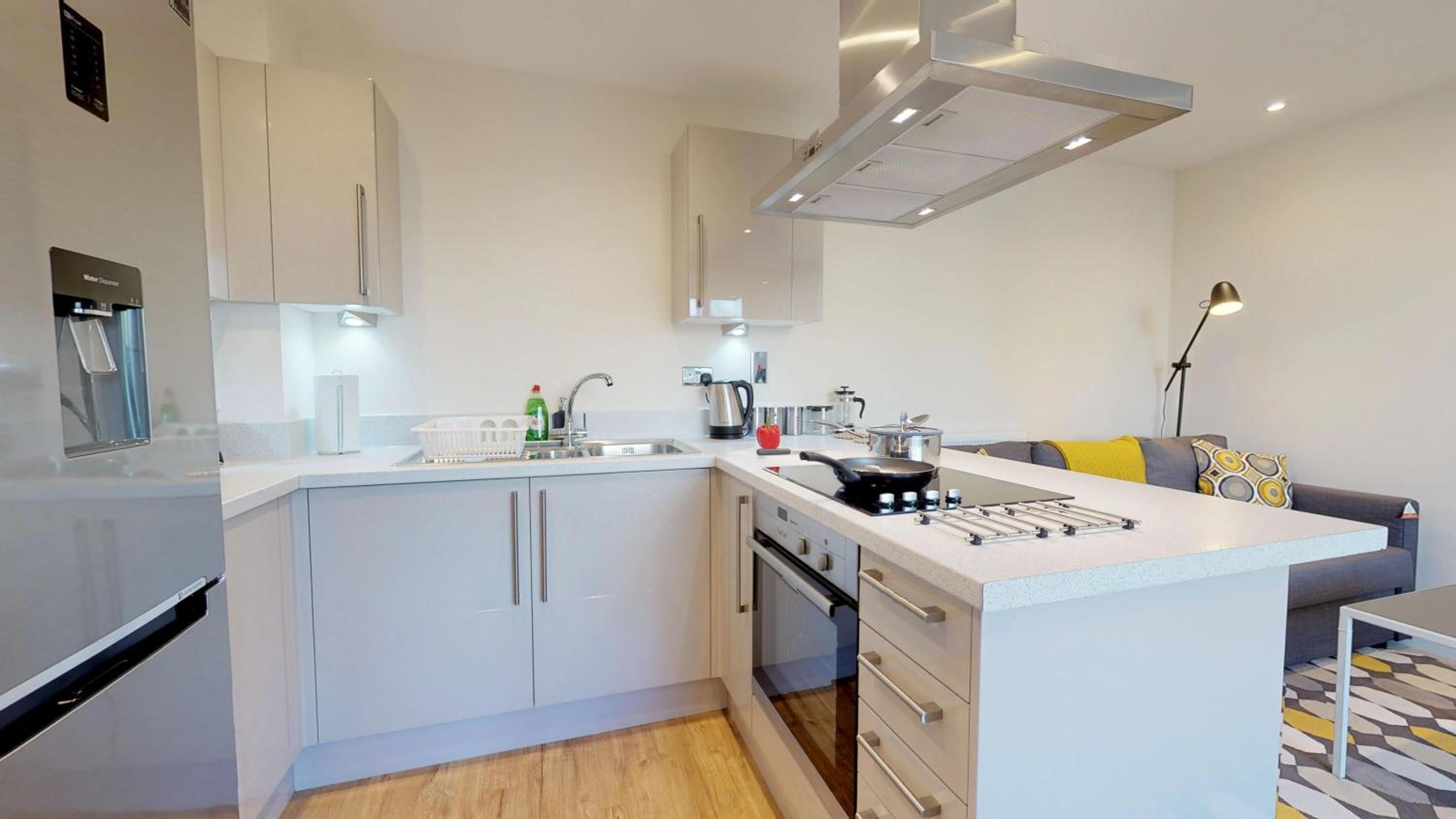 NIKSA Serviced Accommodation - Welwyn Garden City Business Park view 3