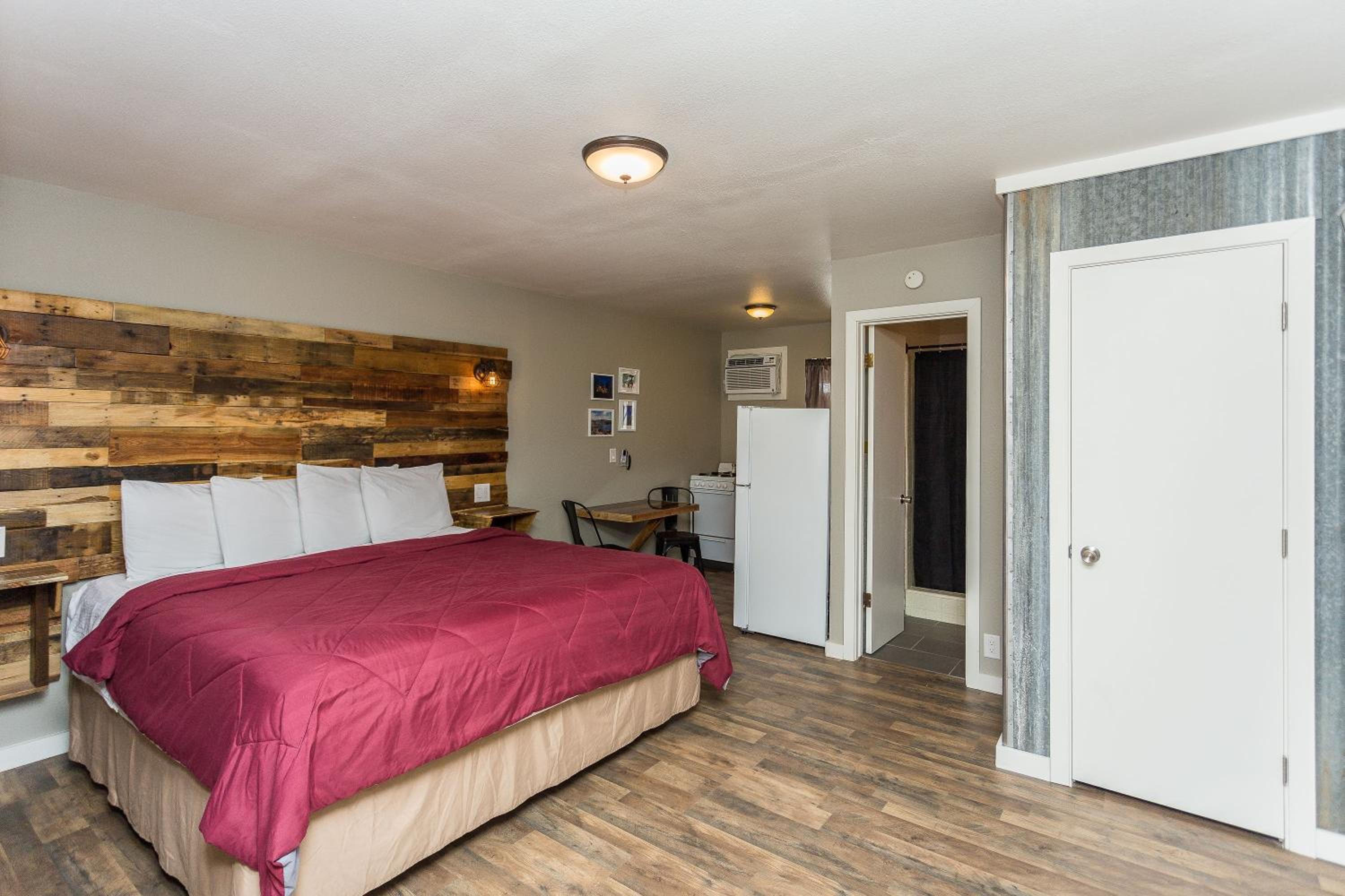 Prescott Vacations - Apple Creek Cottages - Property Image 2