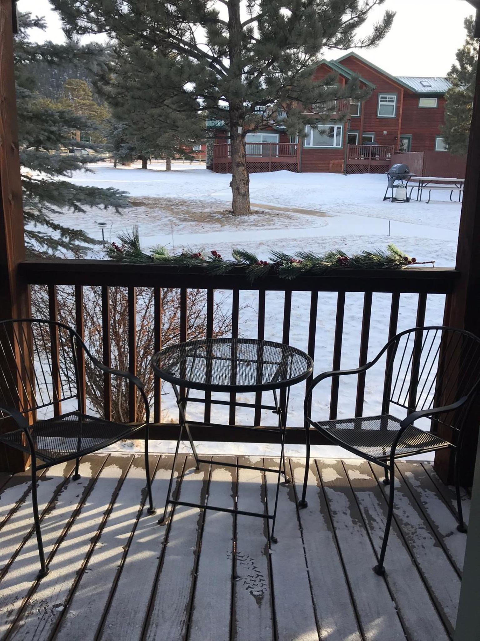 Mountain Shadows Cabins view 4