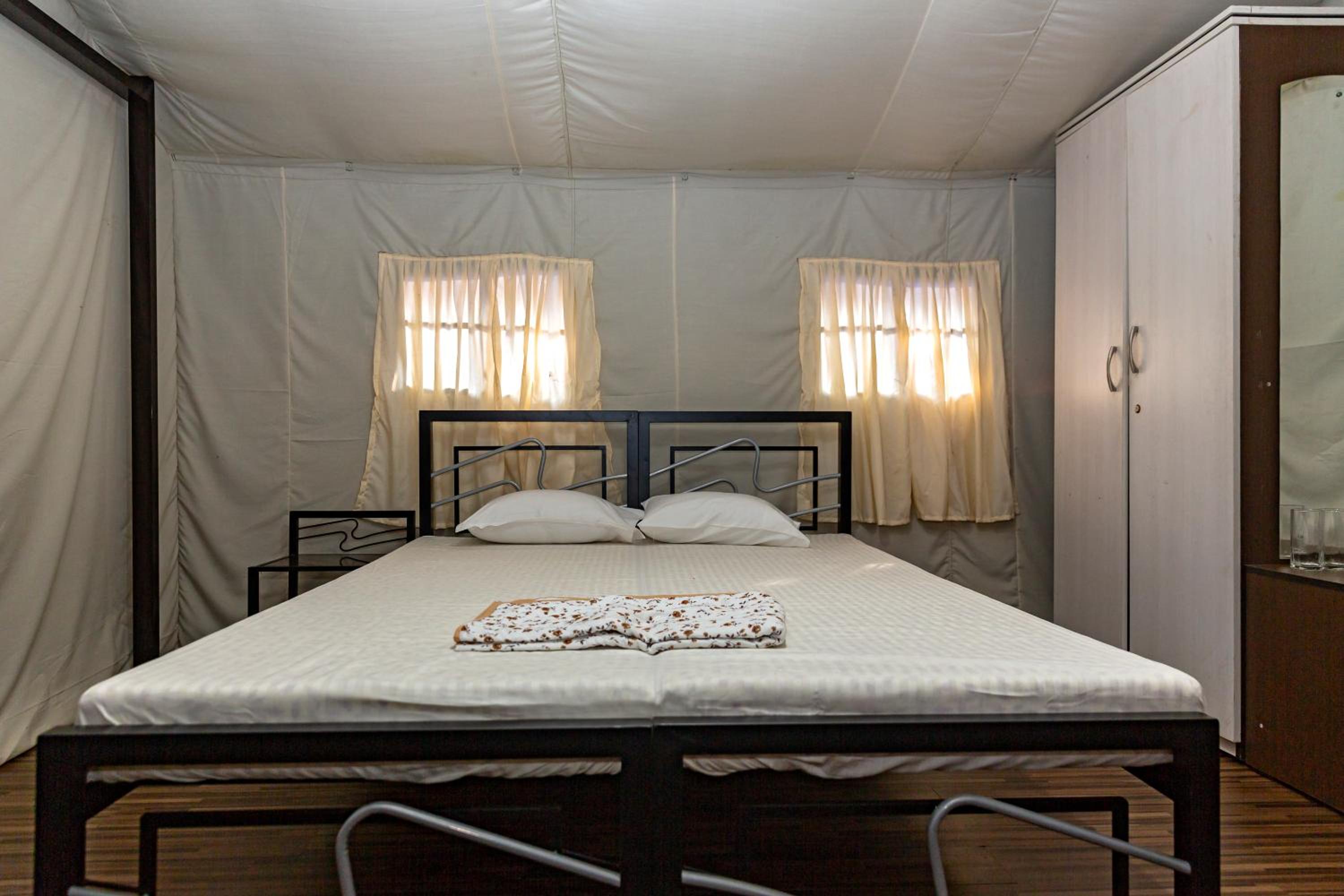 Tent-O-Treat Premium Rooms near Dapoli view 5