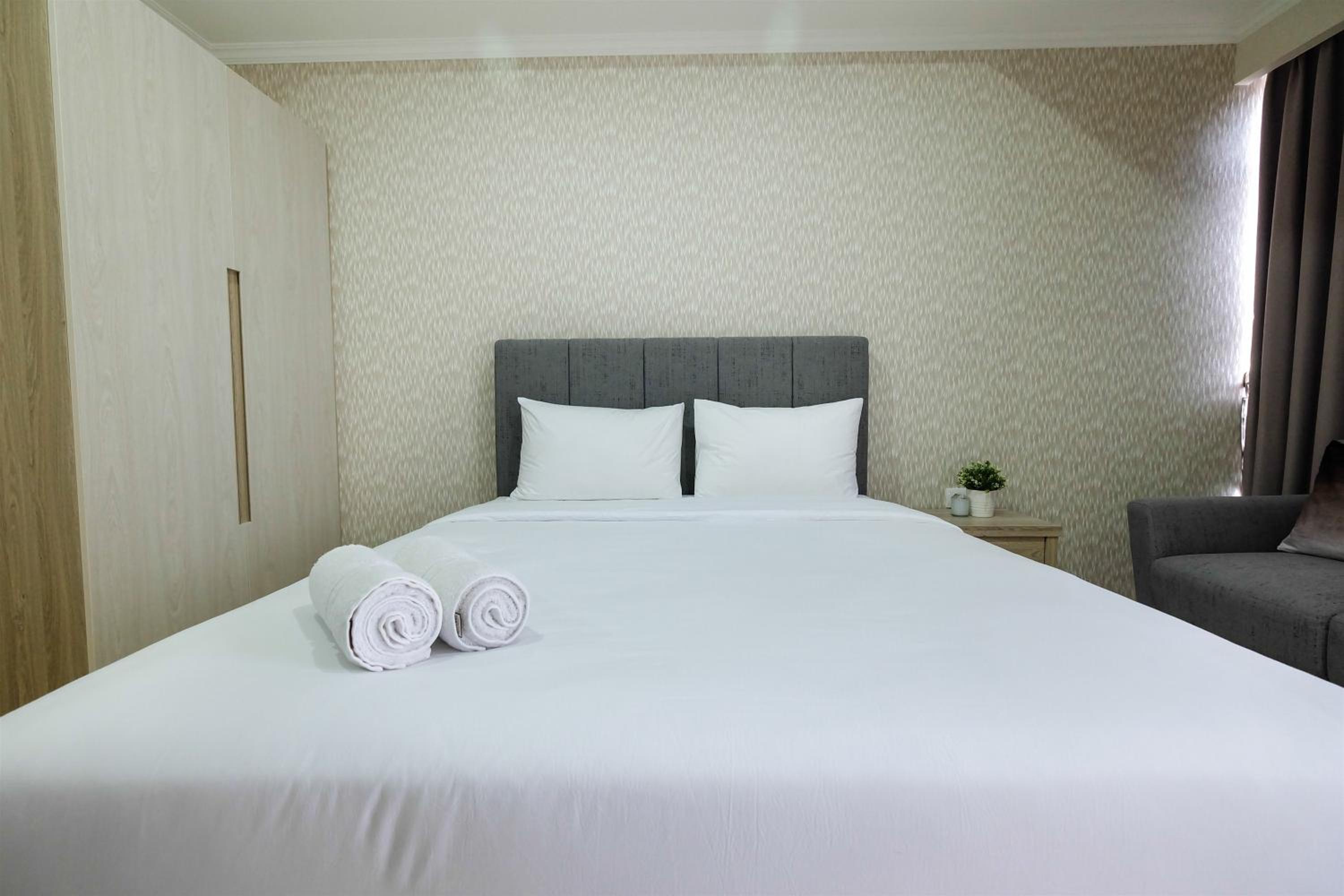 Minimalist Studio Menteng Park Apartment By Travelio, 자카르타 - 11