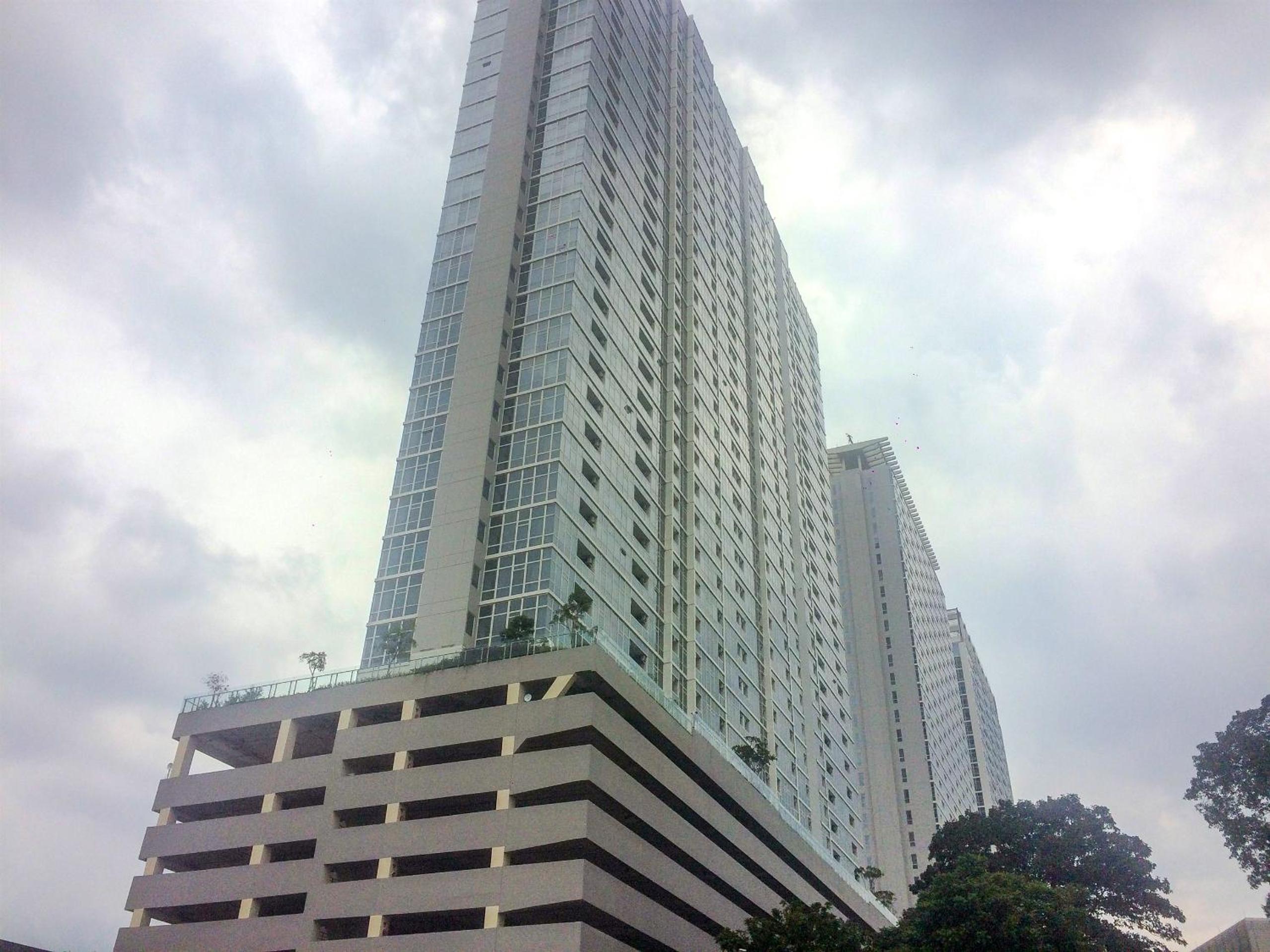 Minimalist Studio Menteng Park Apartment By Travelio