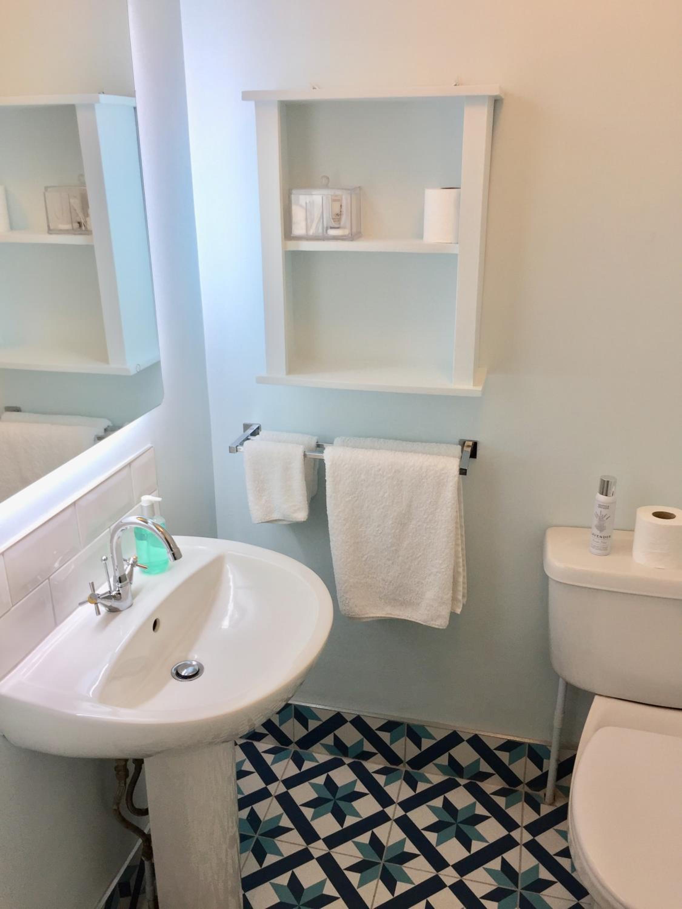 Derrin Guest House