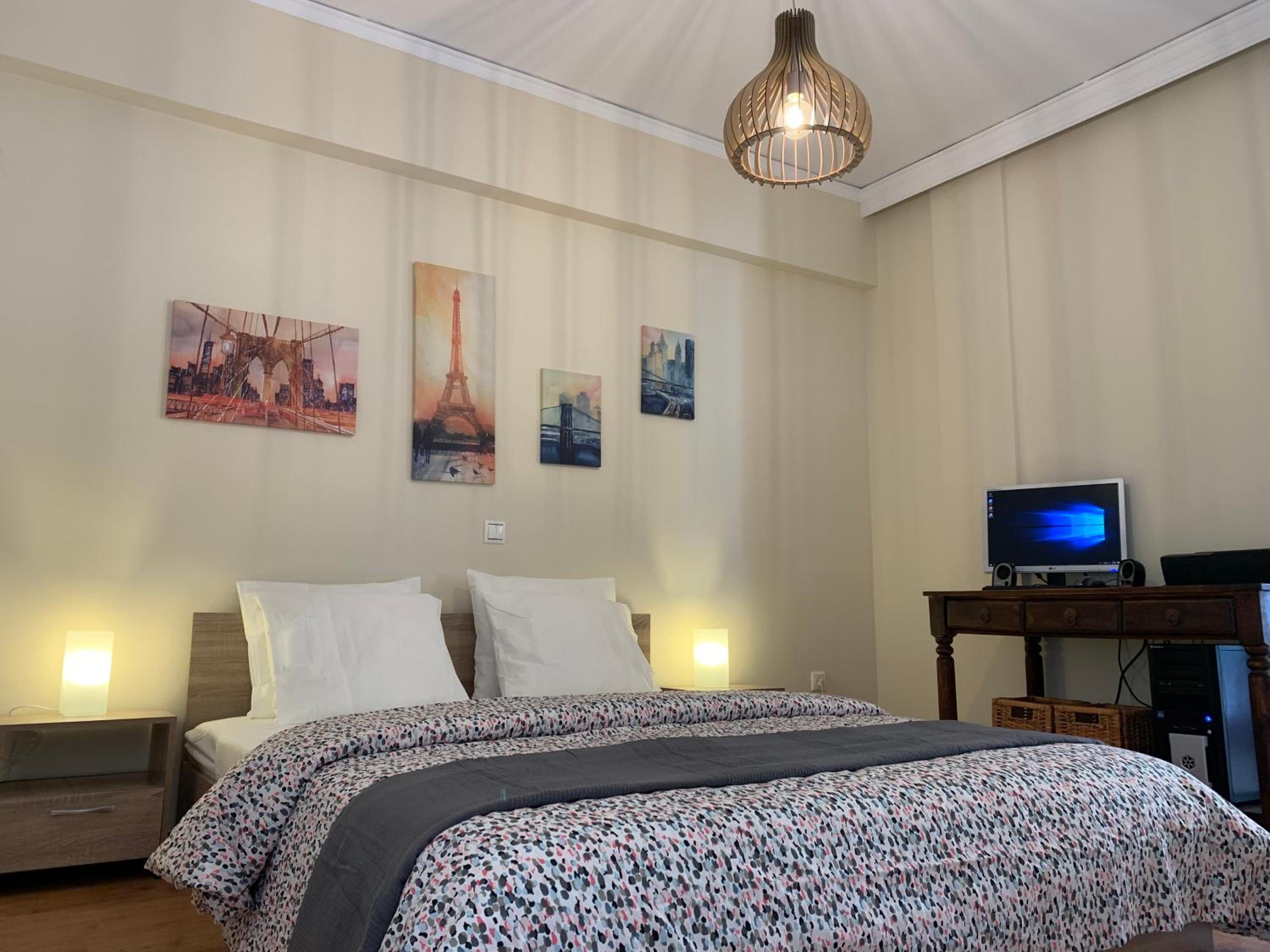 Thiseio Big Apartment