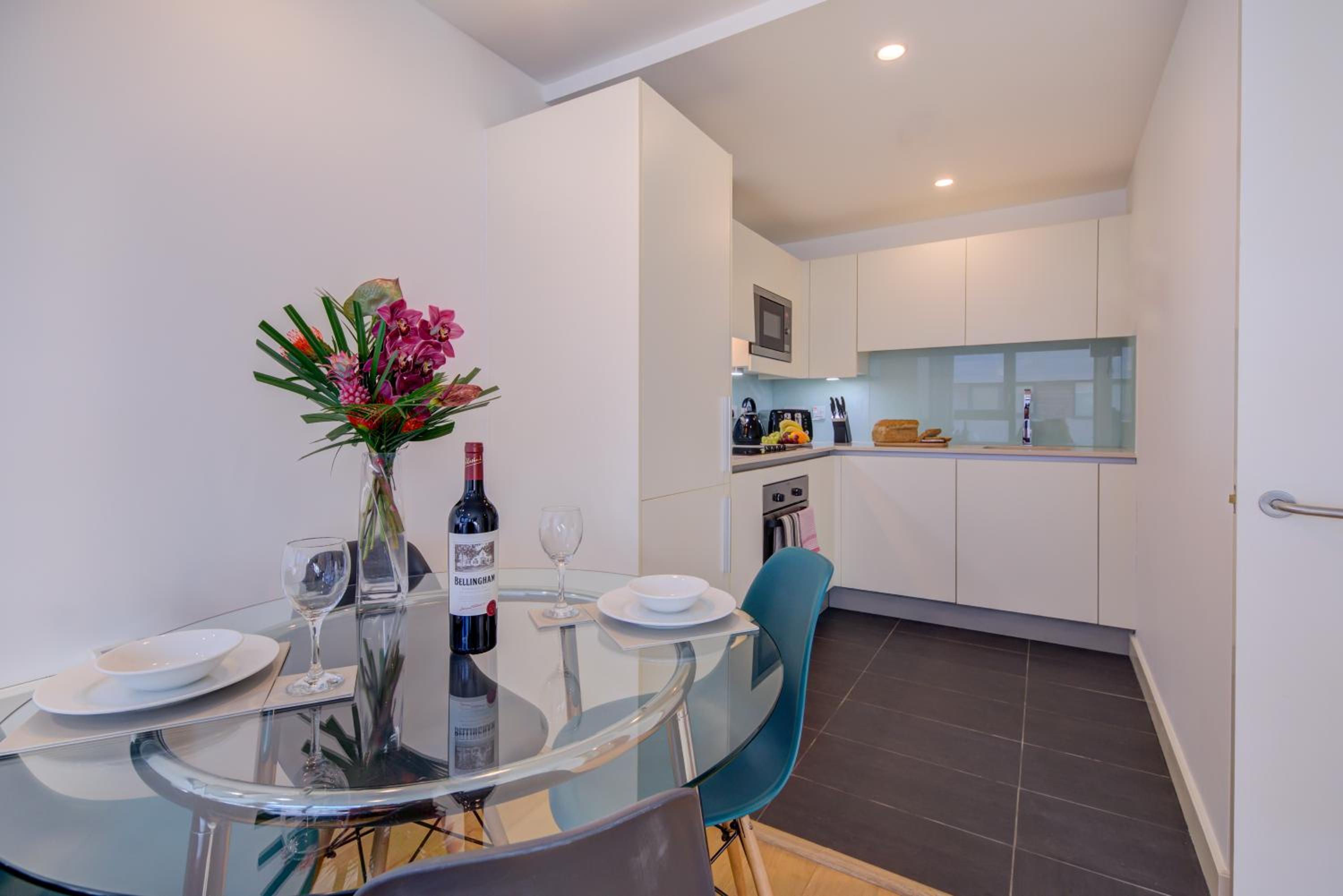 Cleyro Serviced Apartments - Finzels Reach