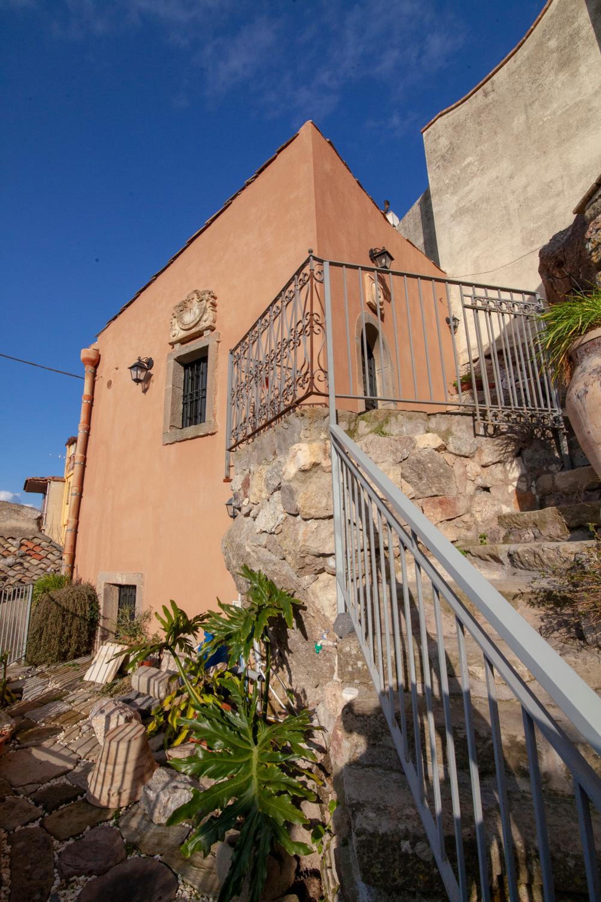 Casa Vacanza La Rocca view 5